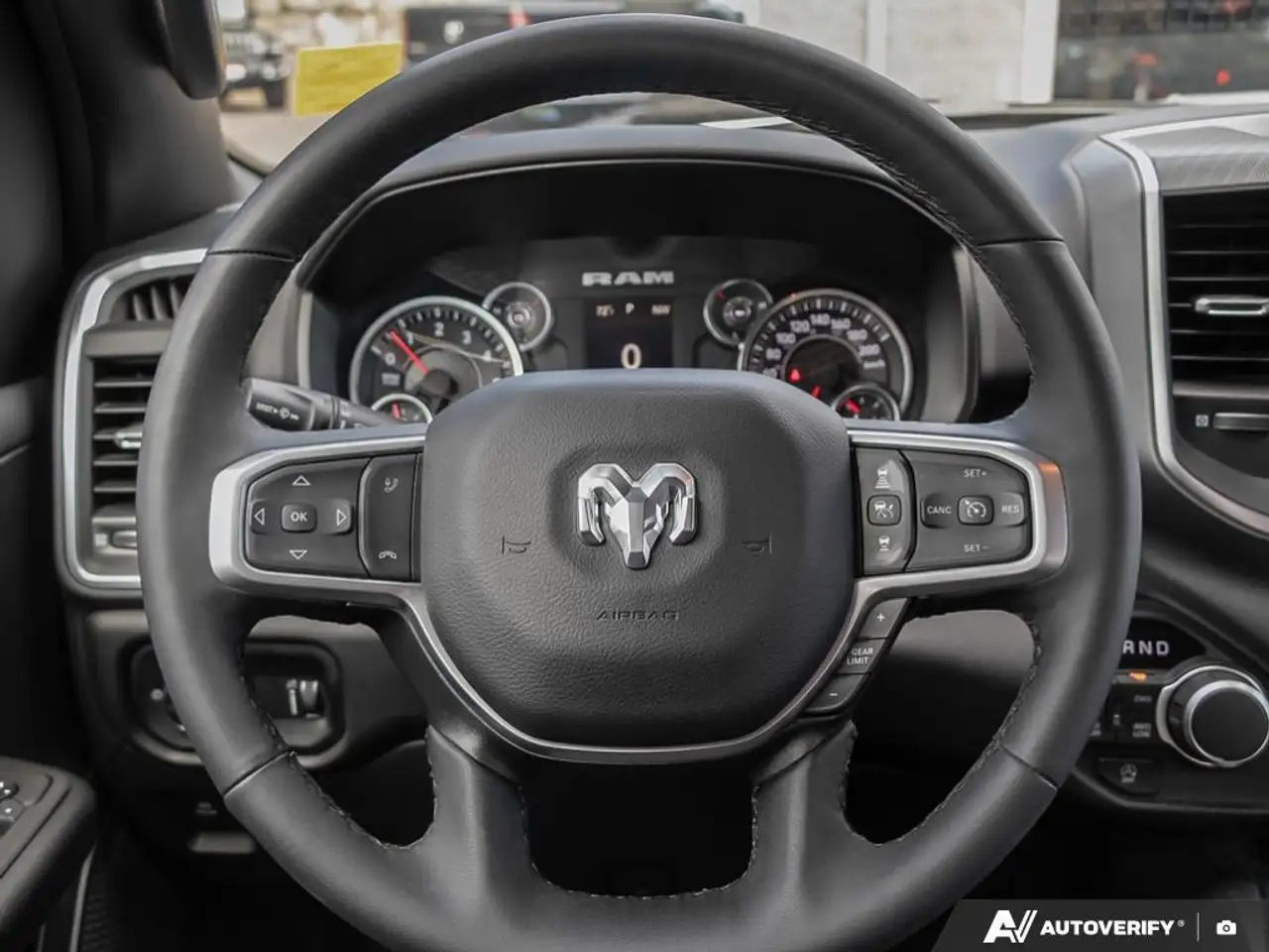 RAM 1500 снимка RAM 1500