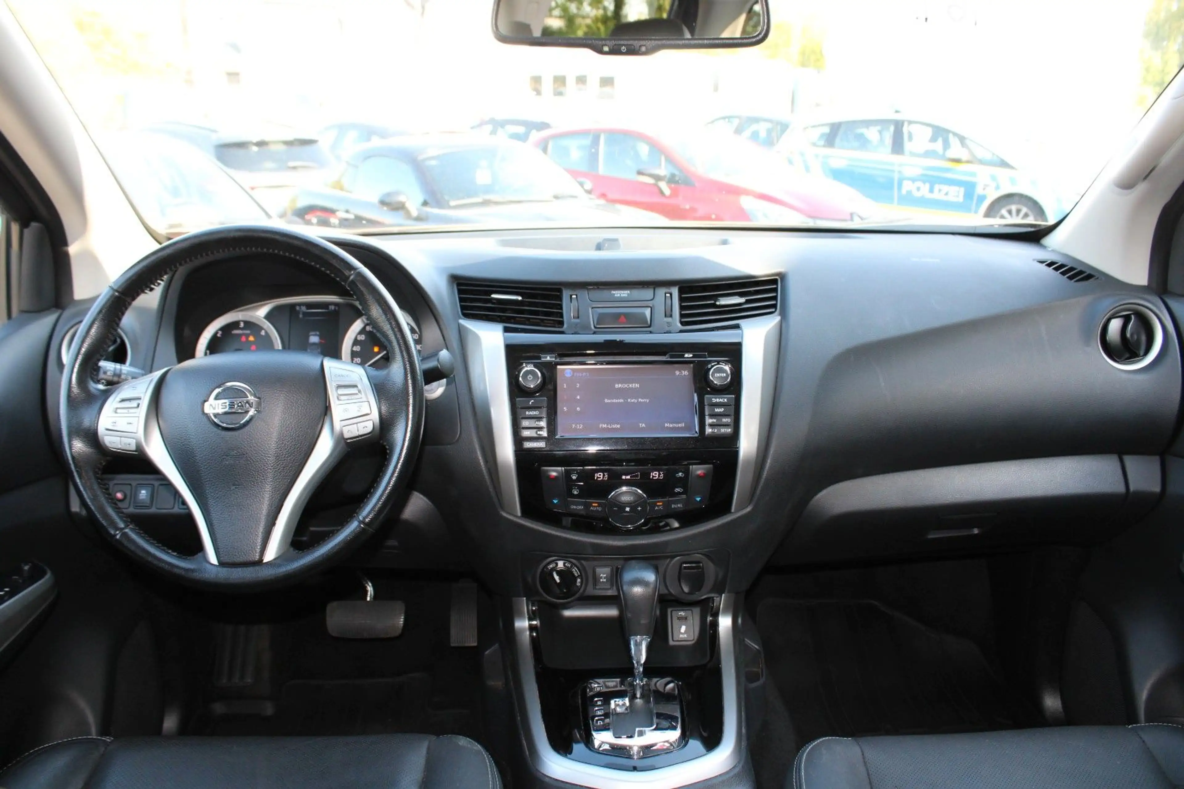 Nissan Navara NP300 Tekna Double Cab 4x4 Navi Automatik — photo 14