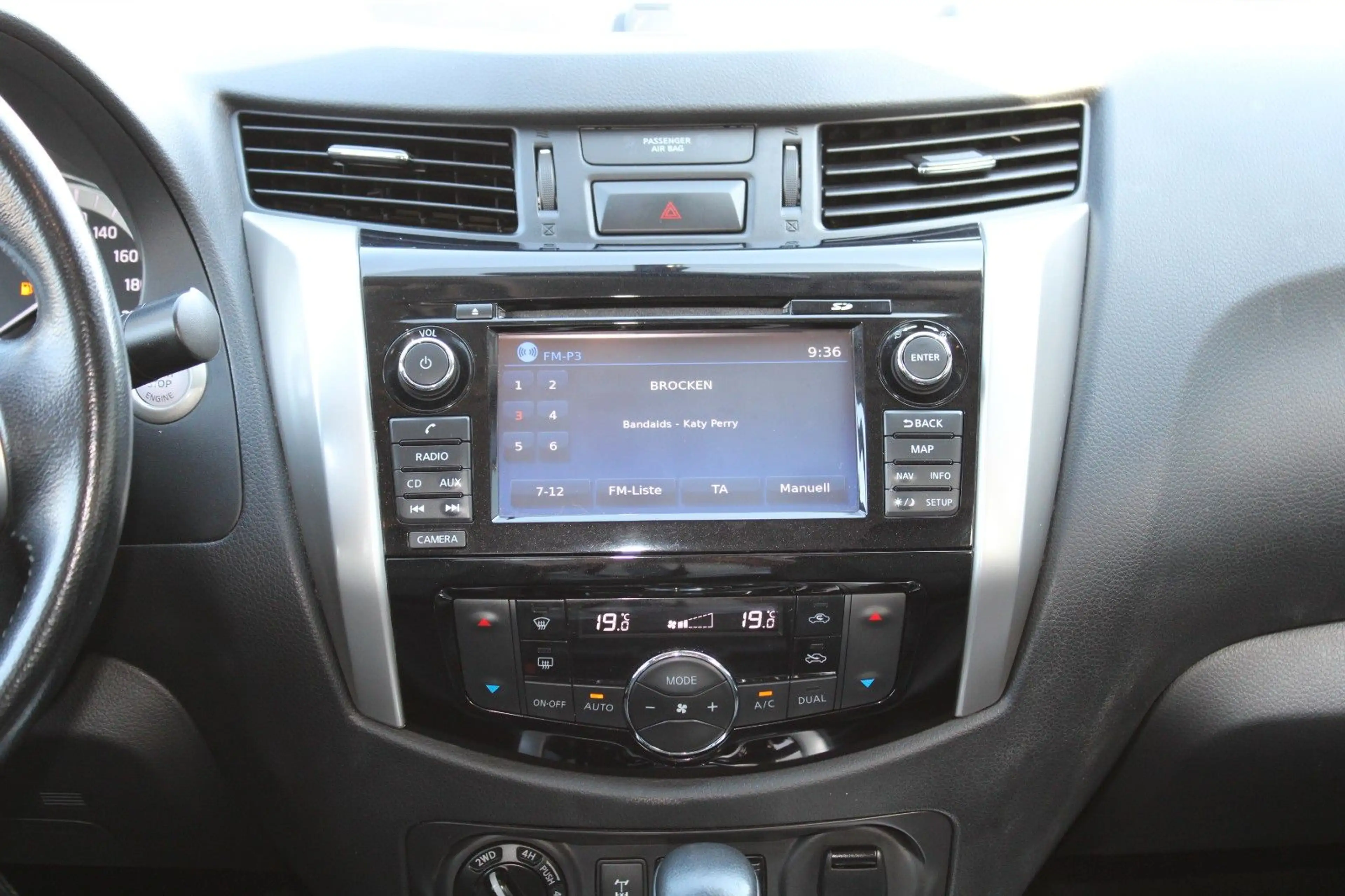 Nissan Navara NP300 Tekna Double Cab 4x4 Navi Automatik — photo 15