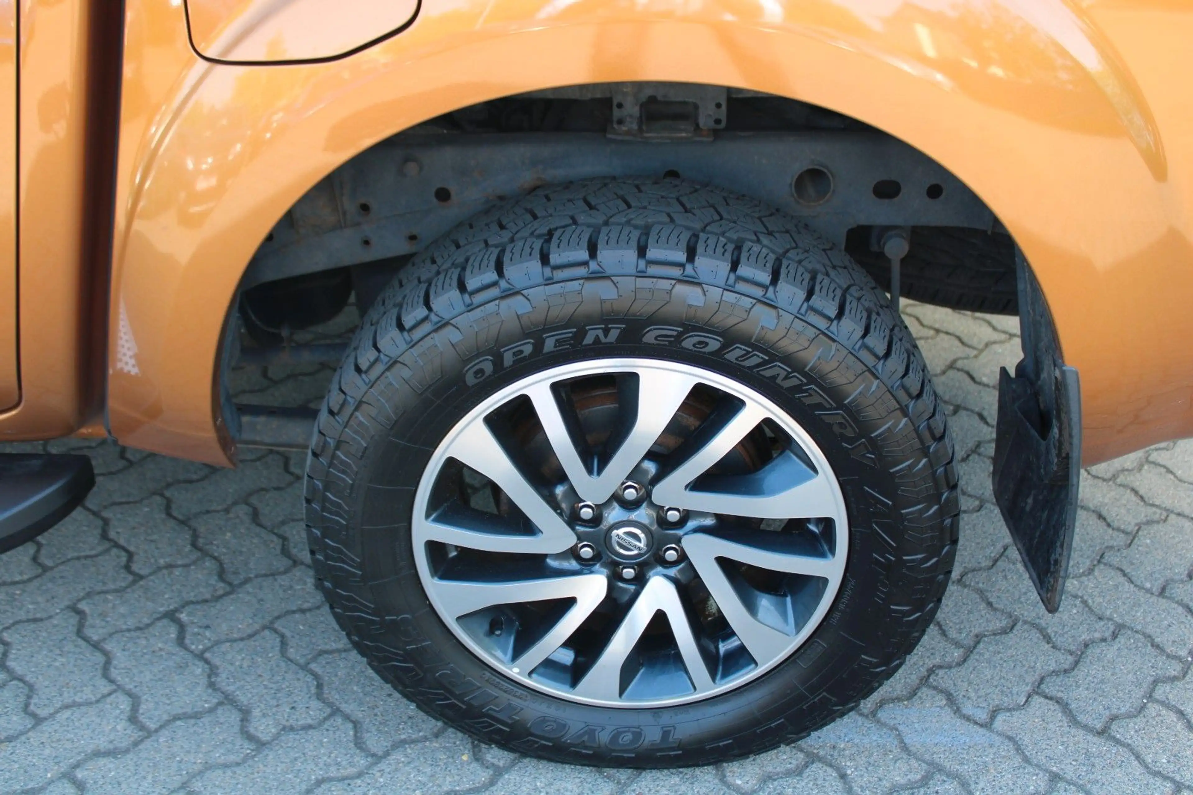 Nissan Navara NP300 Tekna Double Cab 4x4 Navi Automatik — photo 9