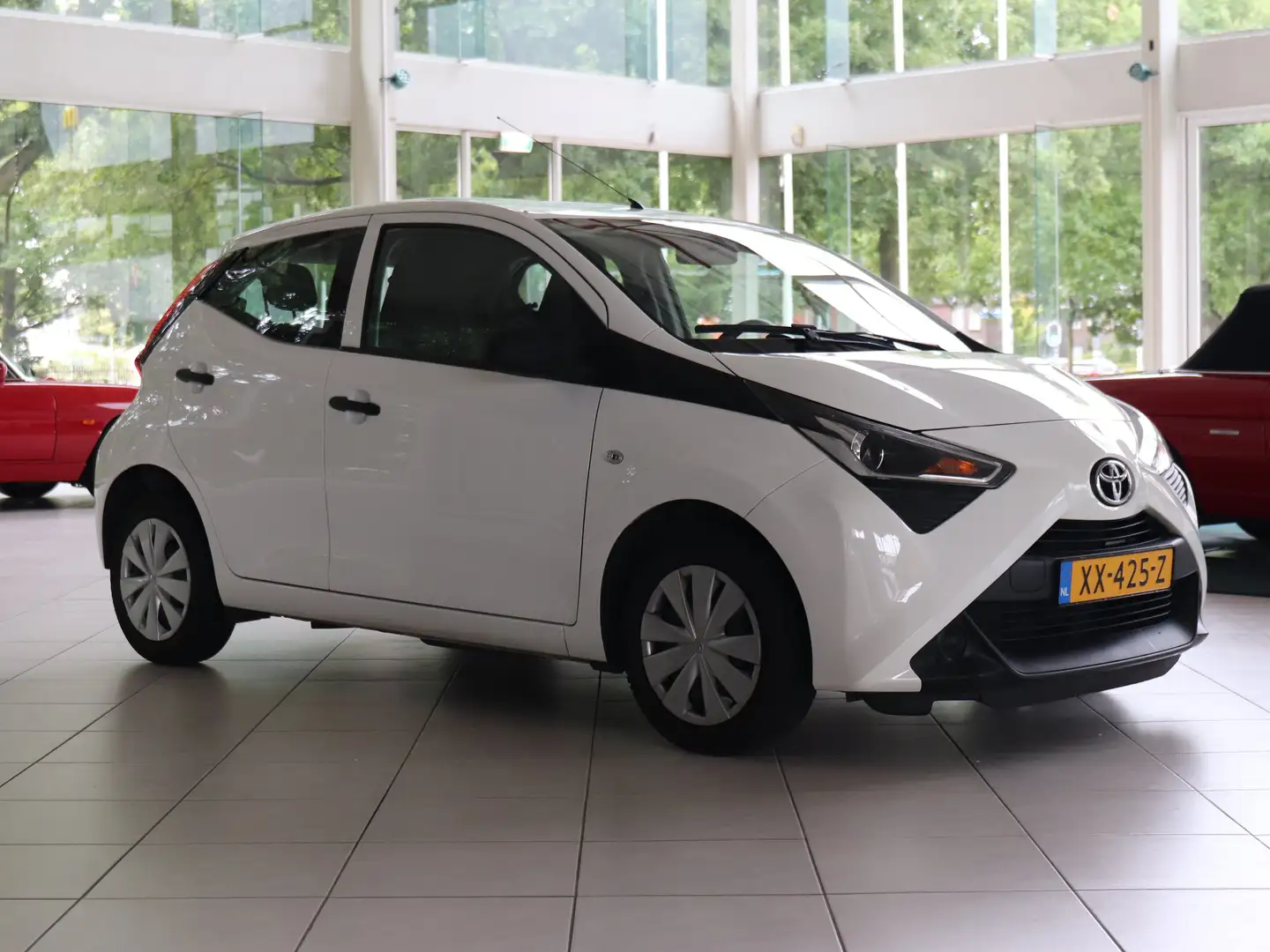 Toyota Aygo Aygo 1.0 VVT-i x-fun Wit - 2