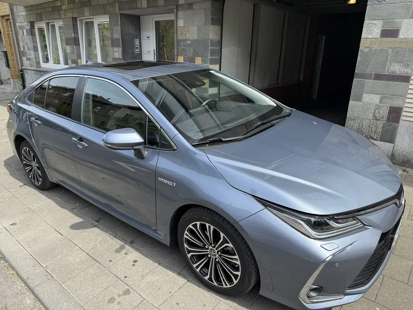 Toyota Corolla 1.8 Hybrid Premium  16000KM NEUF!!! FULL OPTION Bleu - 1