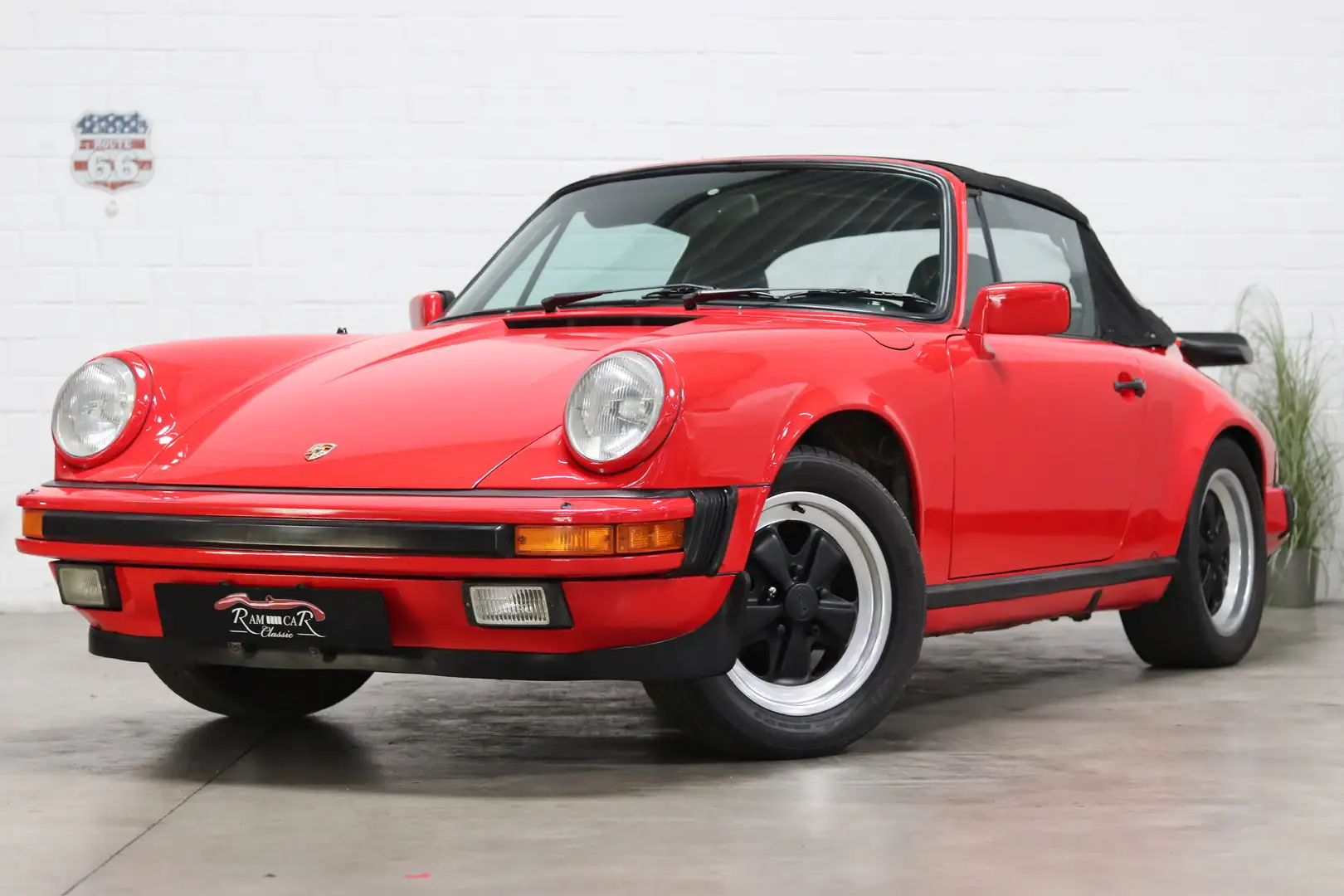 Porsche 911 Carrere 3.2 SC Cabrio Rood - 2