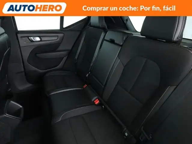 Volvo XC40 view 15