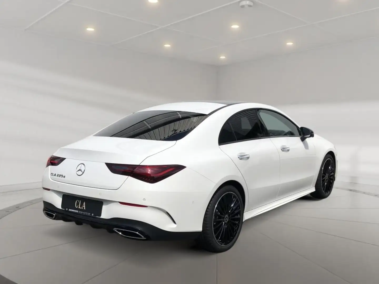 Mercedes-Benz CLA 220 d Coupe +EditionAMG+19Z+Night+Pano+AHK Wit - 2