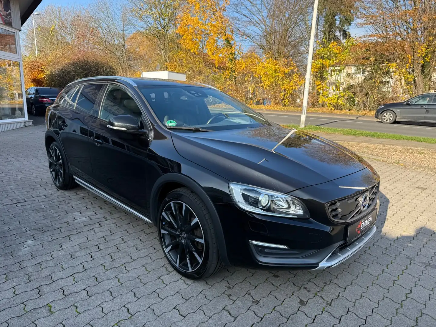 Volvo V60 Cross Country Summum/El.Sitze/Standhzg/ACC Schwarz - 2