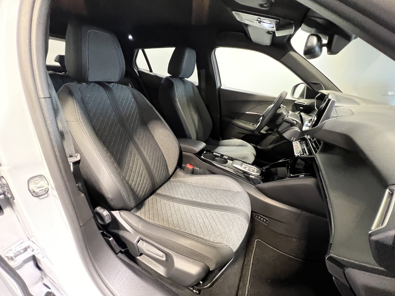 Peugeot e-2008 EV Allure Avantage 54 kWh | Android/Apple Carplay — photo 30