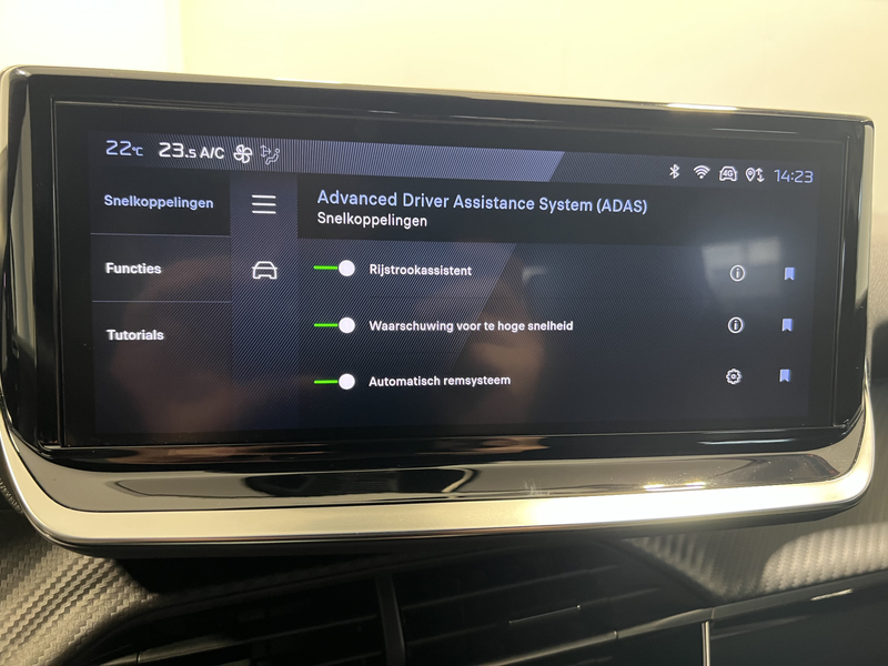 Peugeot e-2008 EV Allure Avantage 54 kWh | Android/Apple Carplay — photo 19