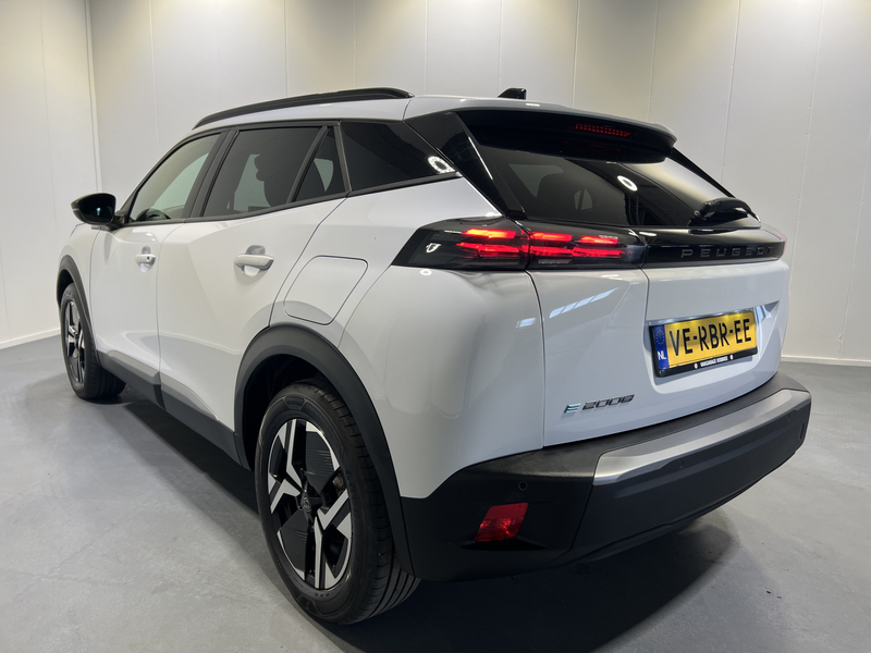 Peugeot e-2008 EV Allure Avantage 54 kWh | Android/Apple Carplay — photo 33