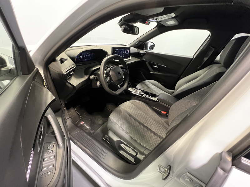 Peugeot e-2008 EV Allure Avantage 54 kWh | Android/Apple Carplay — photo 7