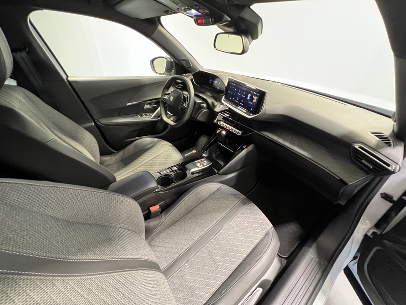 Peugeot e-2008 EV Allure Avantage 54 kWh | Android/Apple Carplay — photo 8