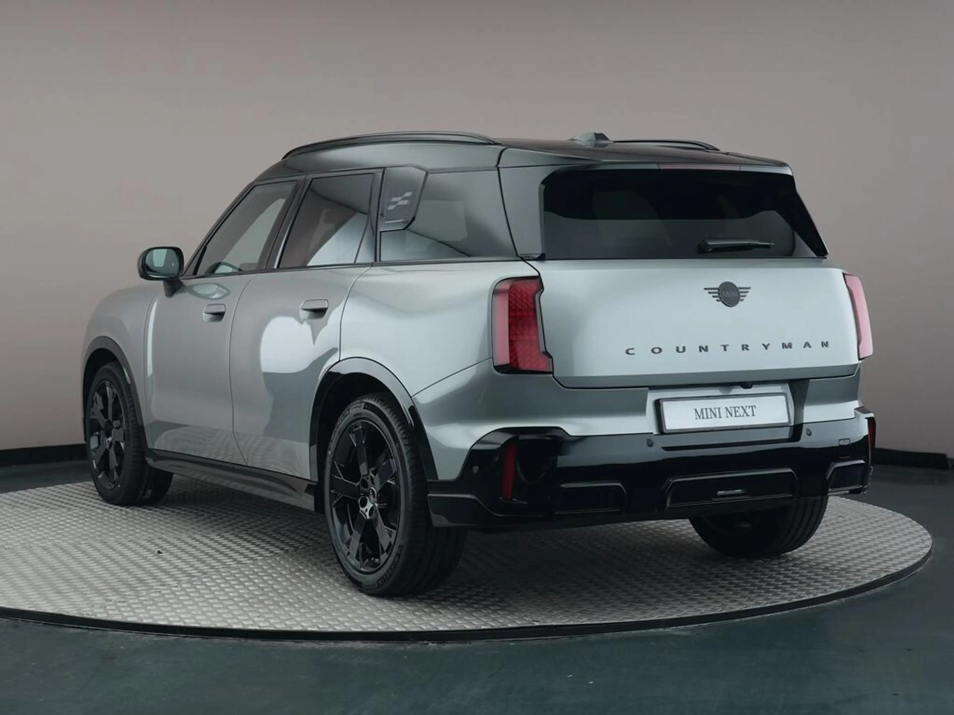 MINI John Cooper Works Countryman E L 66.5 kWh — photo 11