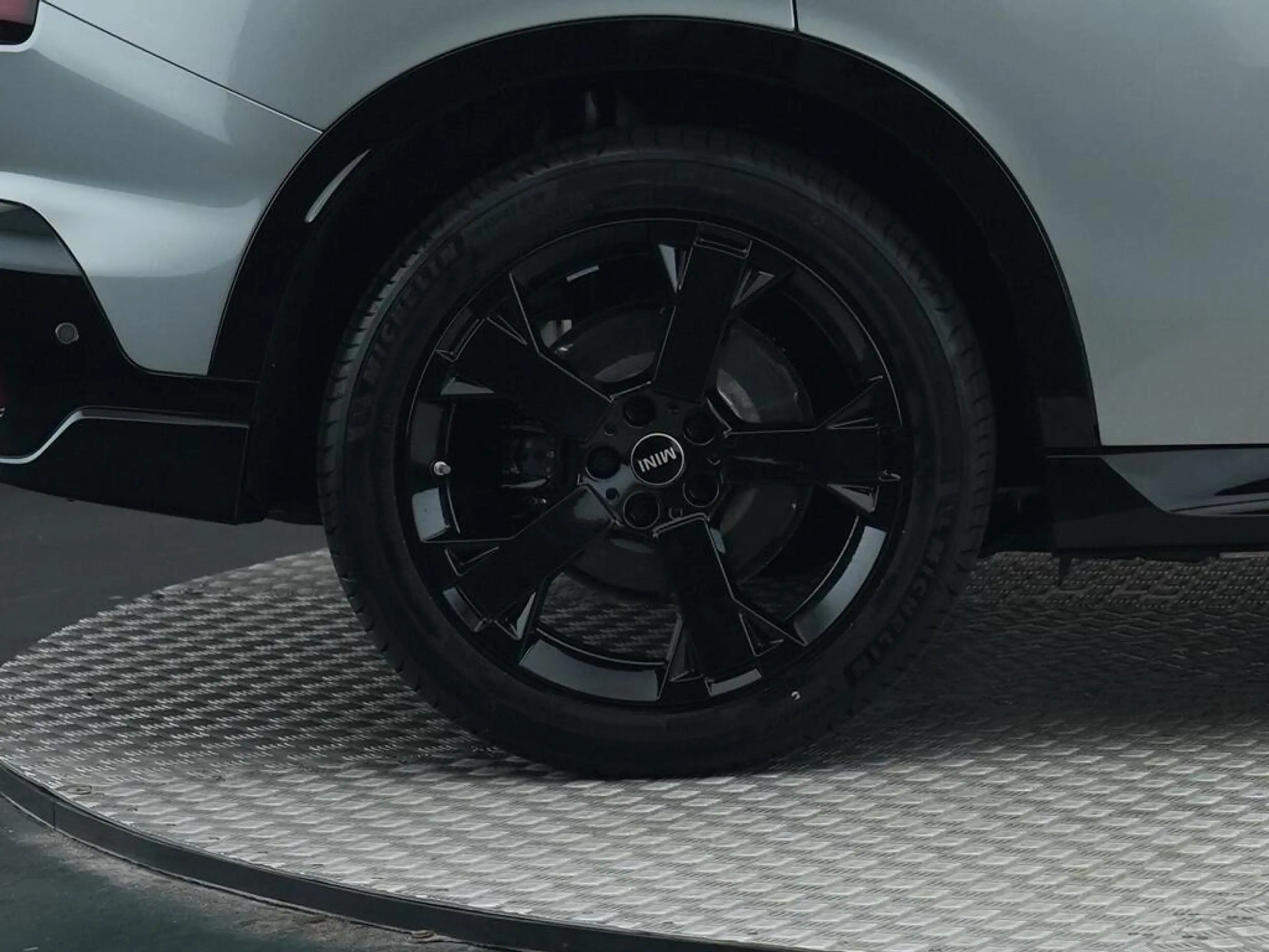 MINI John Cooper Works Countryman E L 66.5 kWh — photo 17