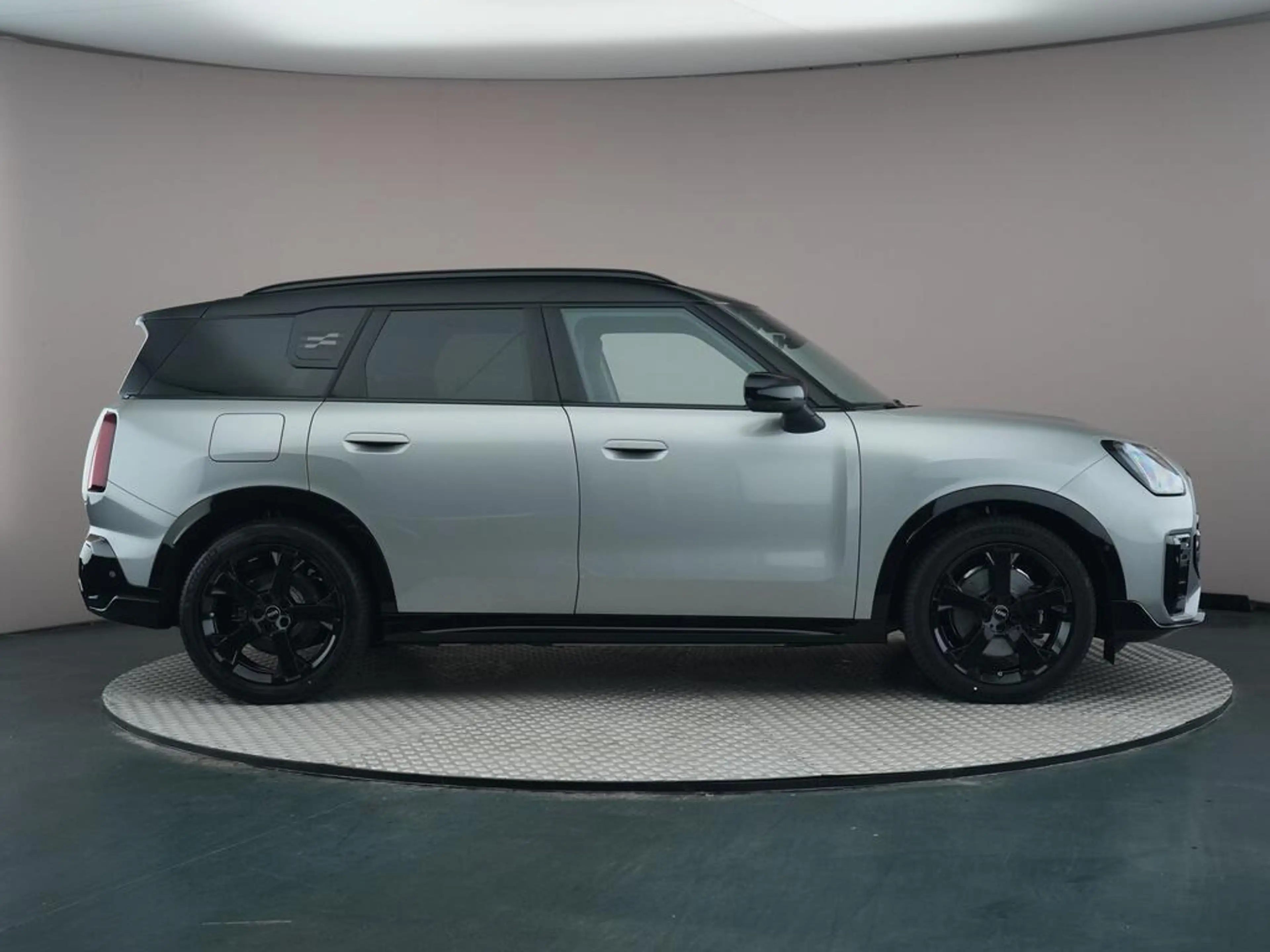 MINI John Cooper Works Countryman E L 66.5 kWh — photo 7