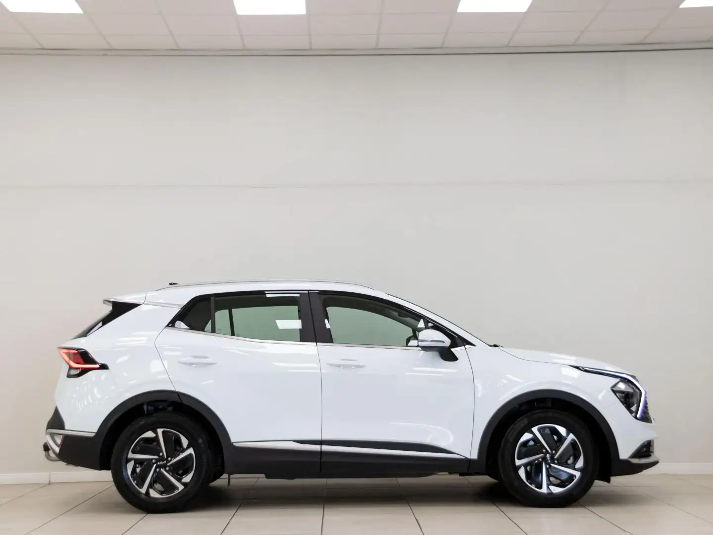 Kia Sportage 1.6 CRDi MHEV Drive 4x2 136 Blanco - 2