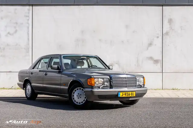 Mercedes-Benz S 300 SE