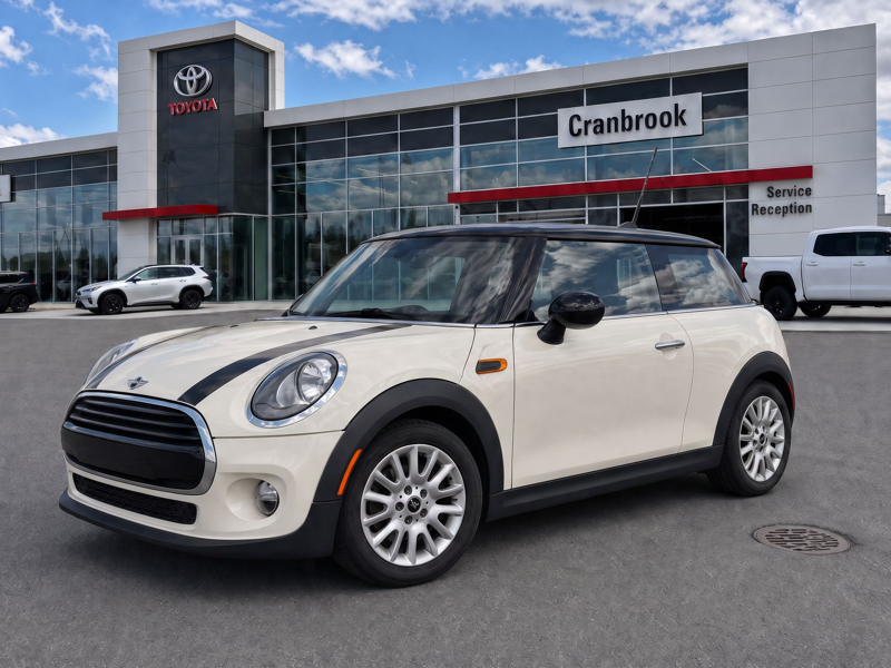 2016 MINI 3 Door Base  ? FUN, FUEL-EFFICIENT & ICONIC! ?