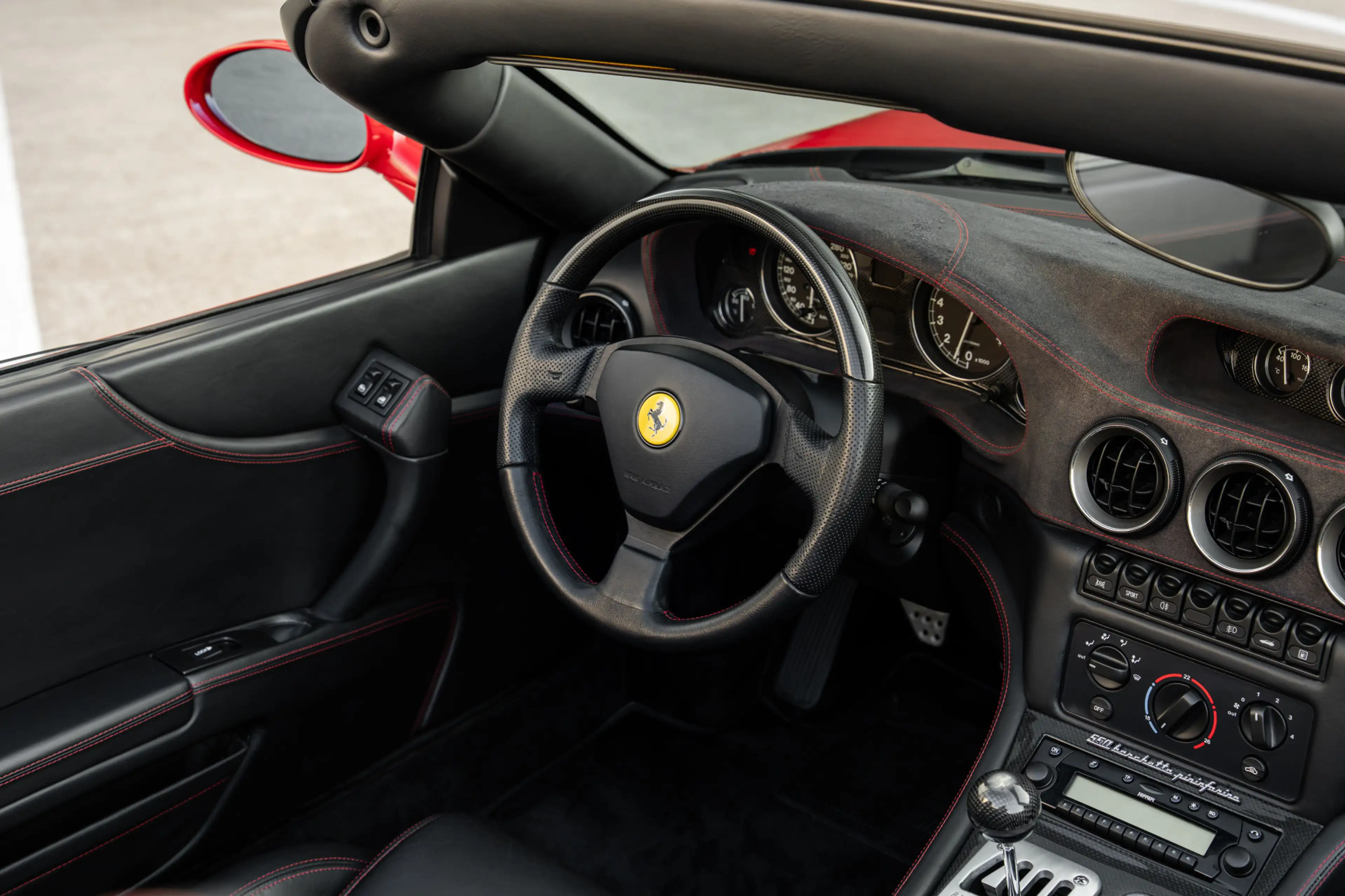 Ferrari 550 Barchetta Pininfarina - Rosso Corsa - Helmets - Ra — photo 3