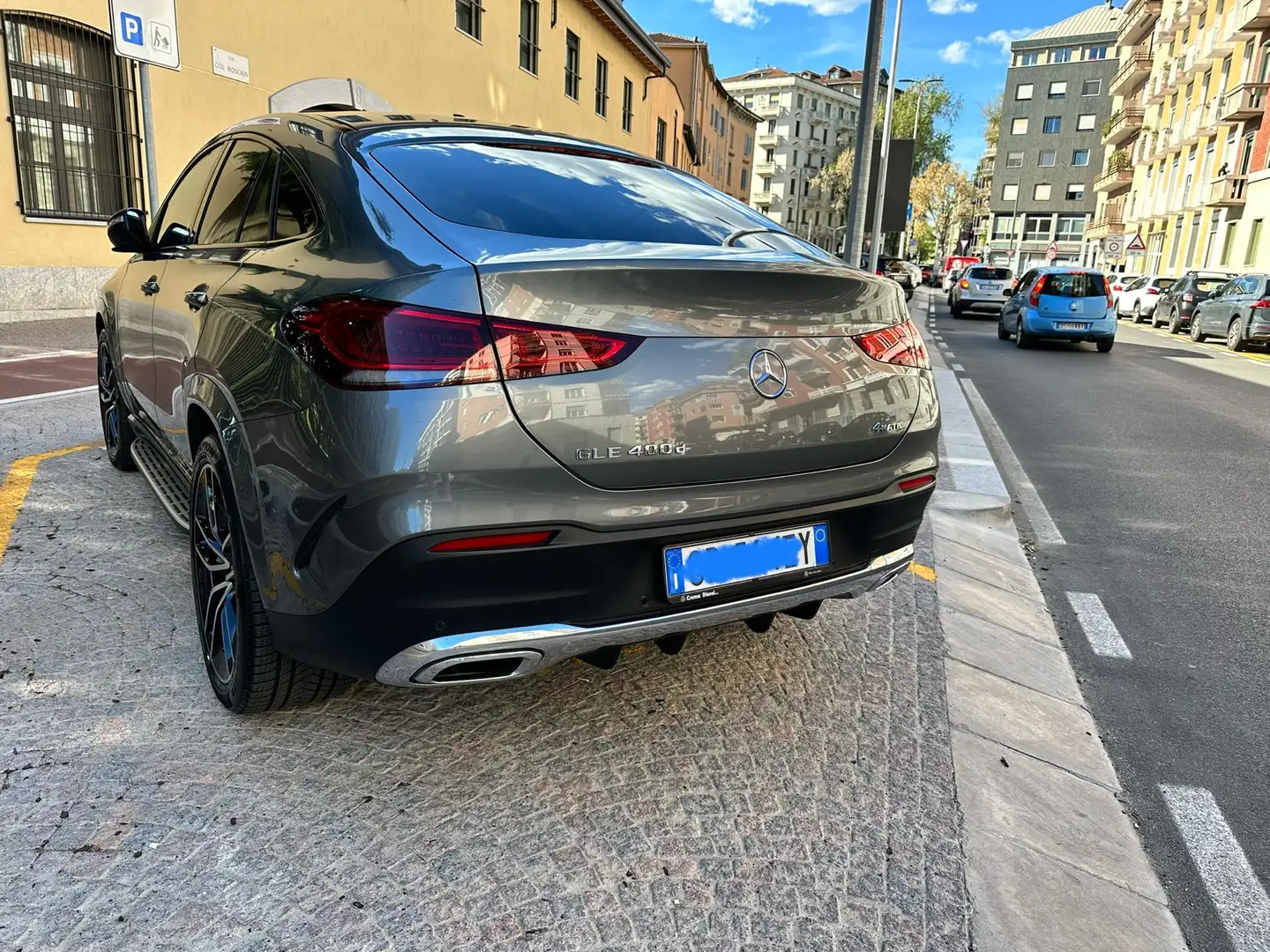 Mercedes-Benz GLE 400 d Premium Plus 4matic auto Šedá - 2