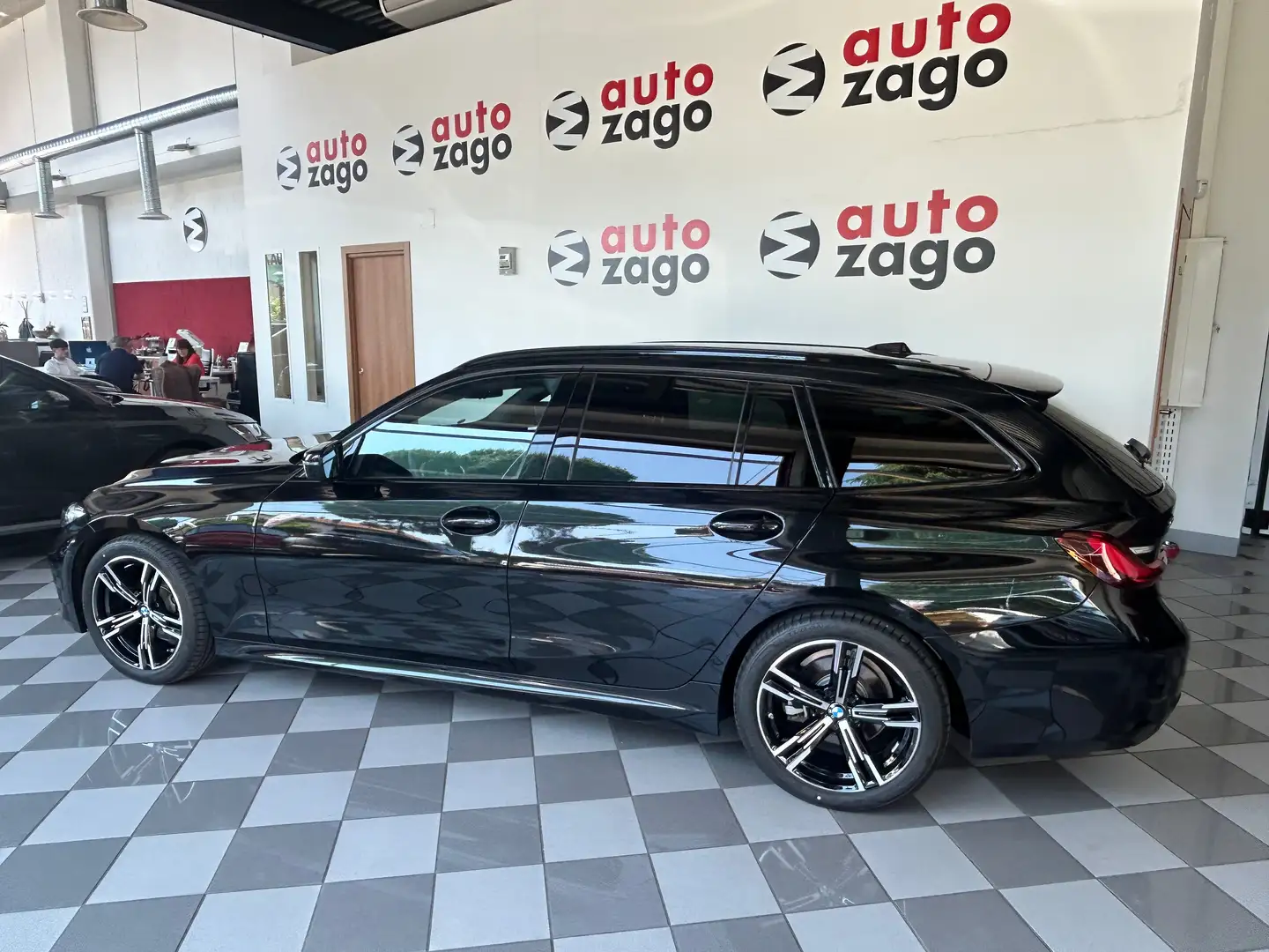 BMW 320 320d Touring Mhev XDrive M Sport MY2025 Nero - 2