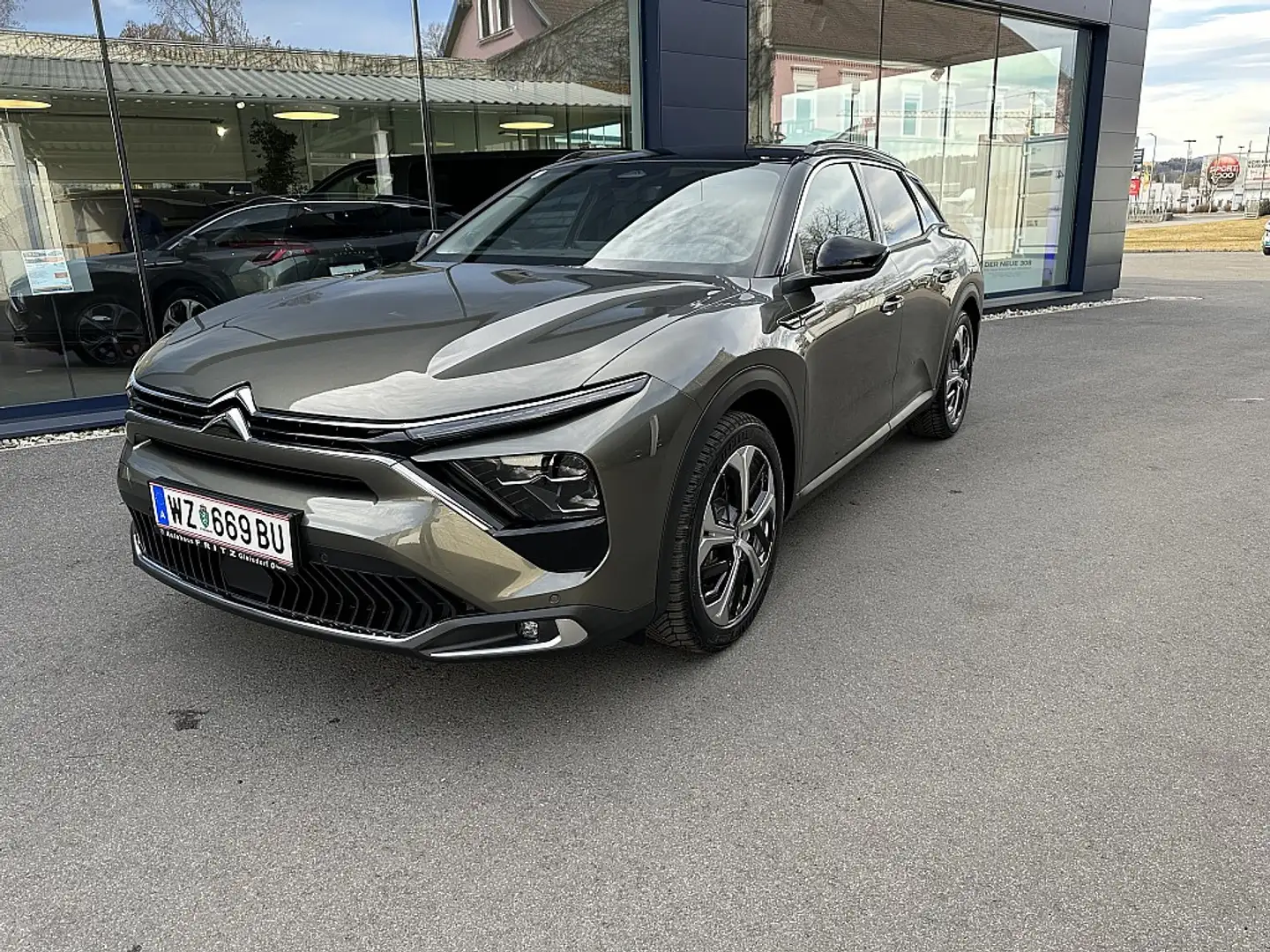 Citroen C5 X Shine Hybrid 225 e-EAT8 "inkl. Aluwinterräder" Grün - 1