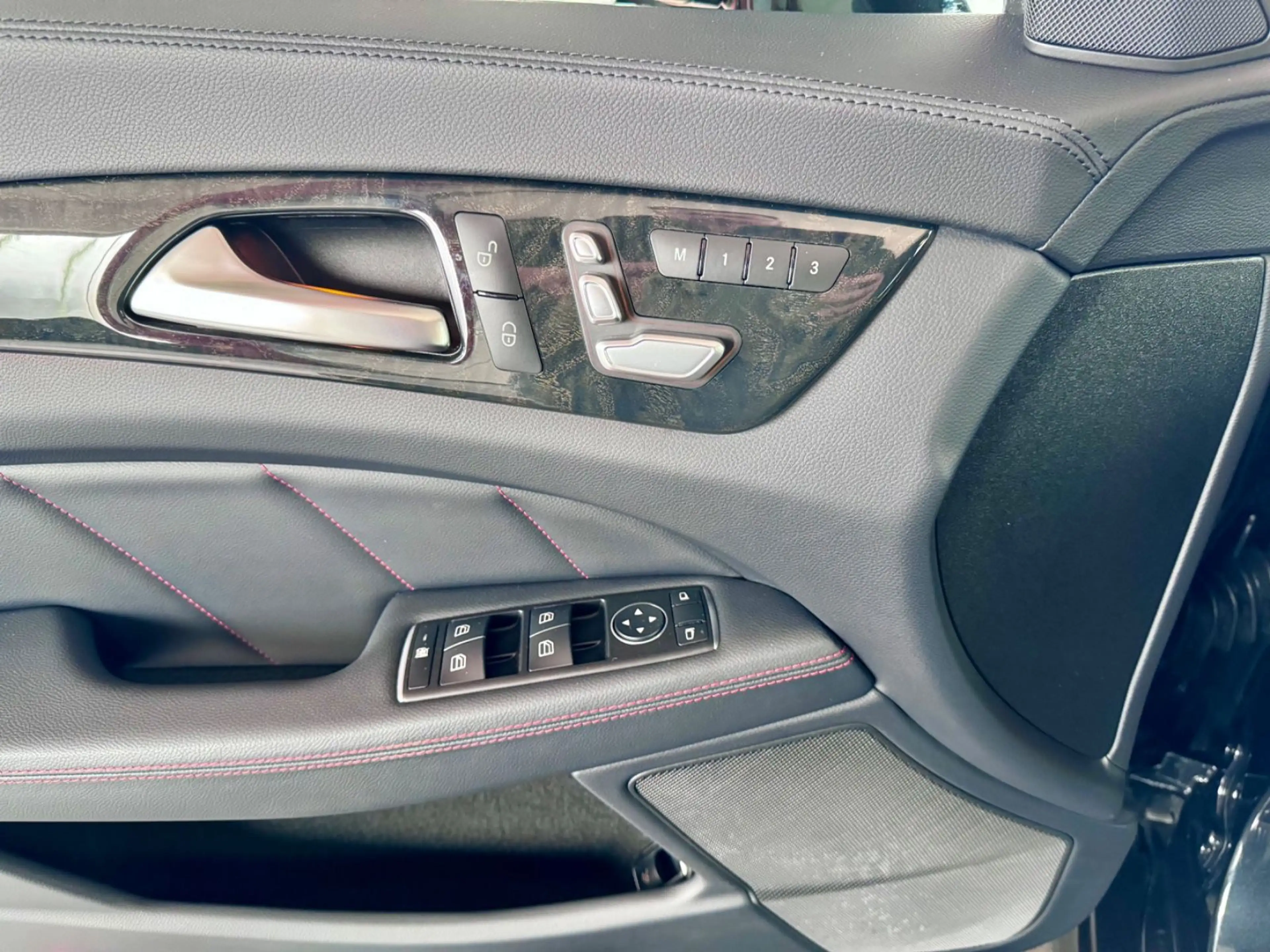 Mercedes-Benz CLS 350 BT 3x AMG Paket+ 4 Matic Kamera Memory — photo 15