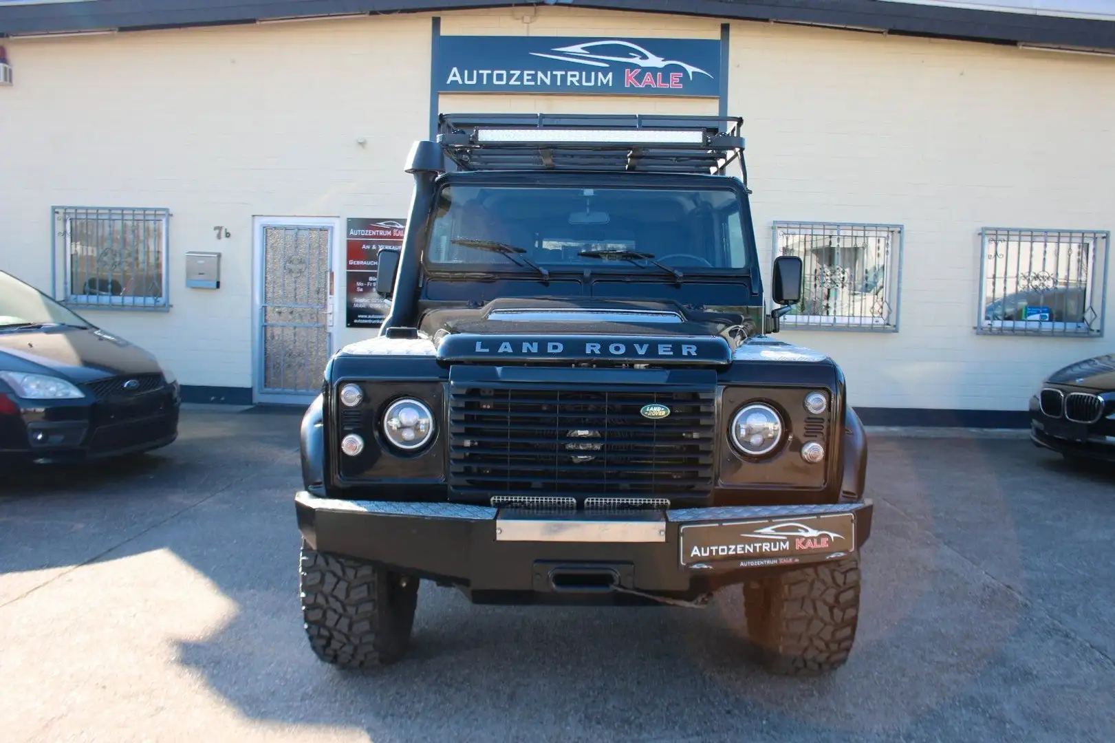Land Rover Defender 110 TD4 E Station  Wagon*TÜV*Garantie* Fekete - 2