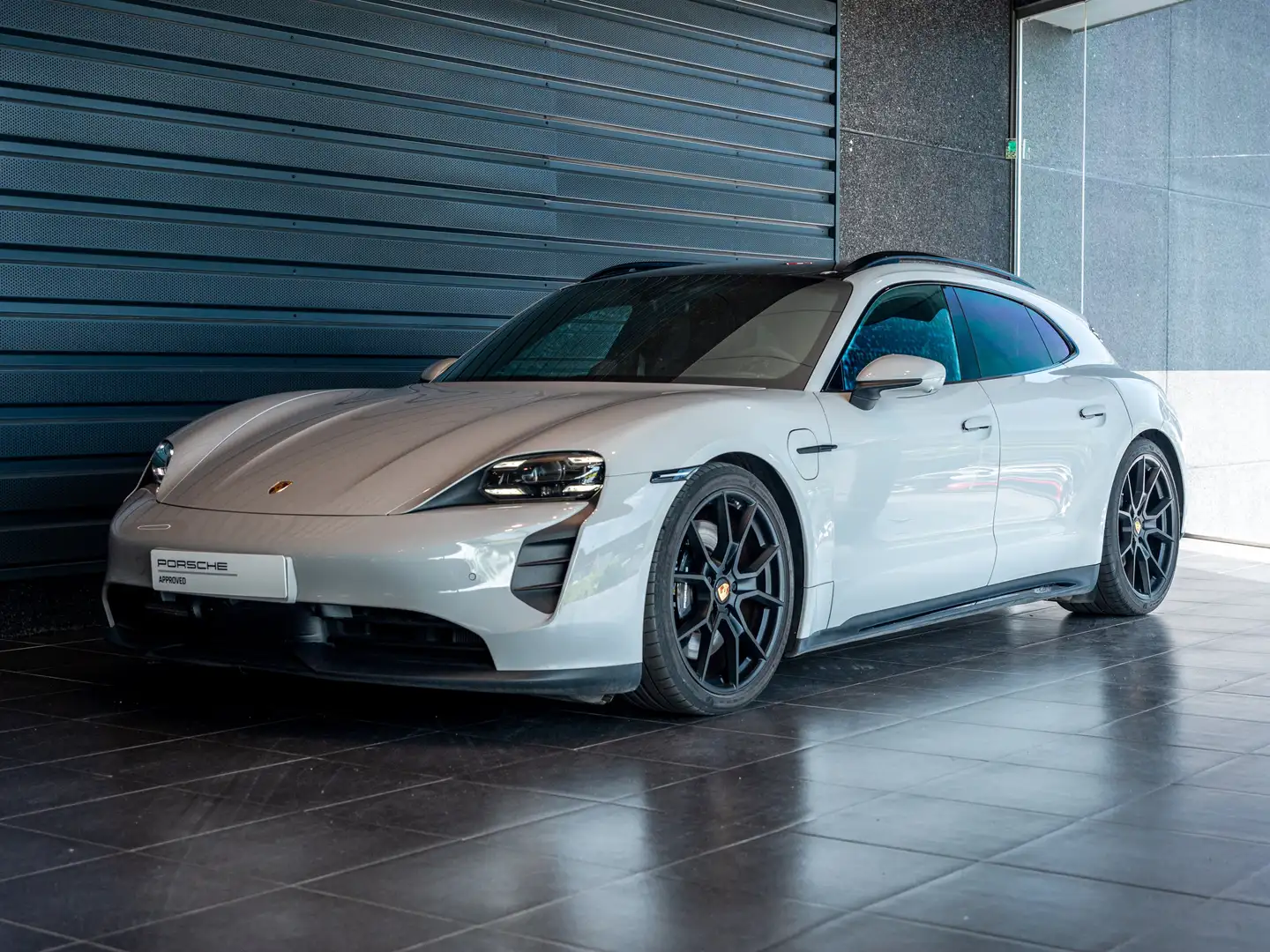 Porsche Taycan GTS Sport Turismo Grijs - 1