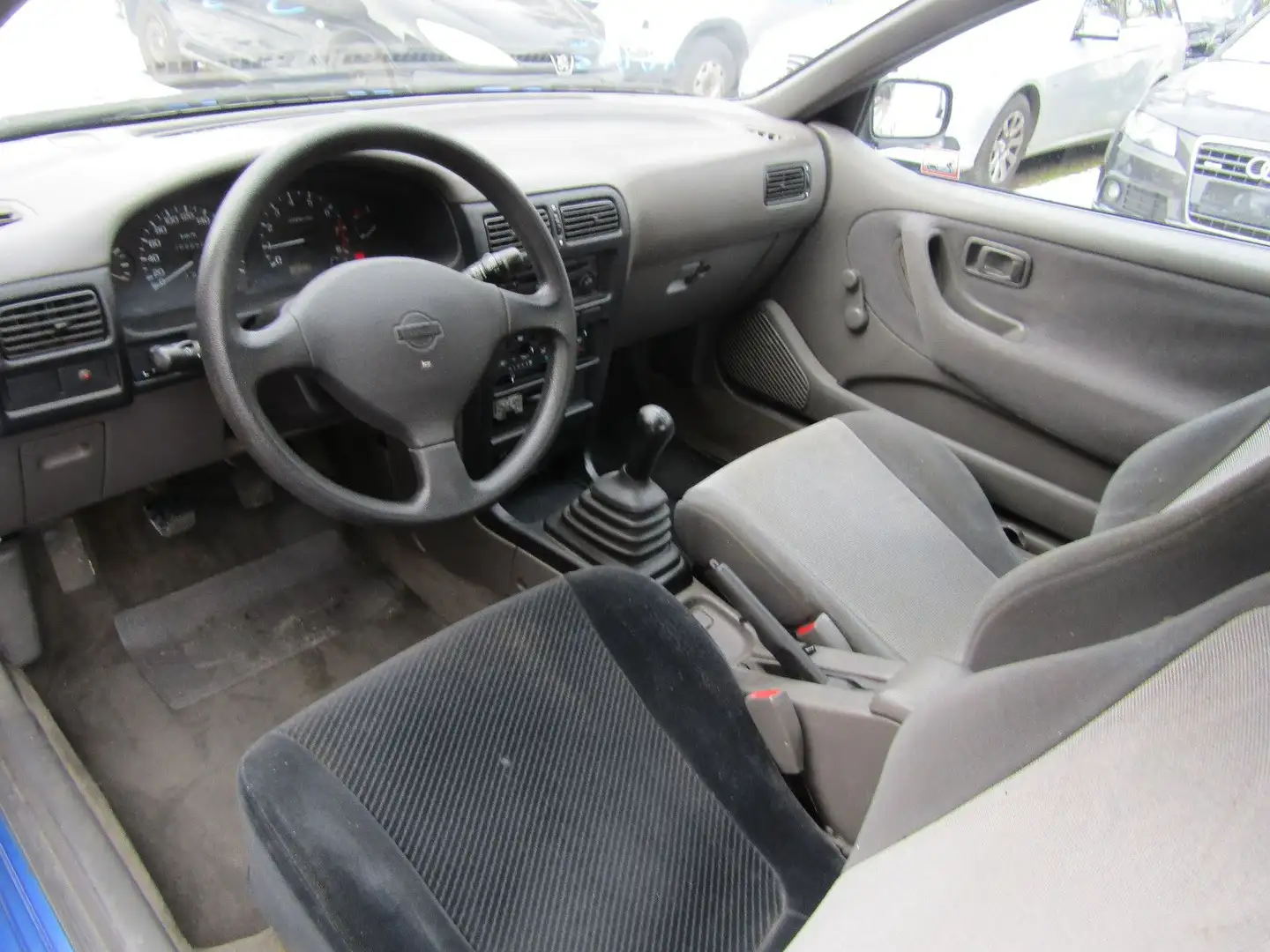 Nissan 100 NX Blau - 2