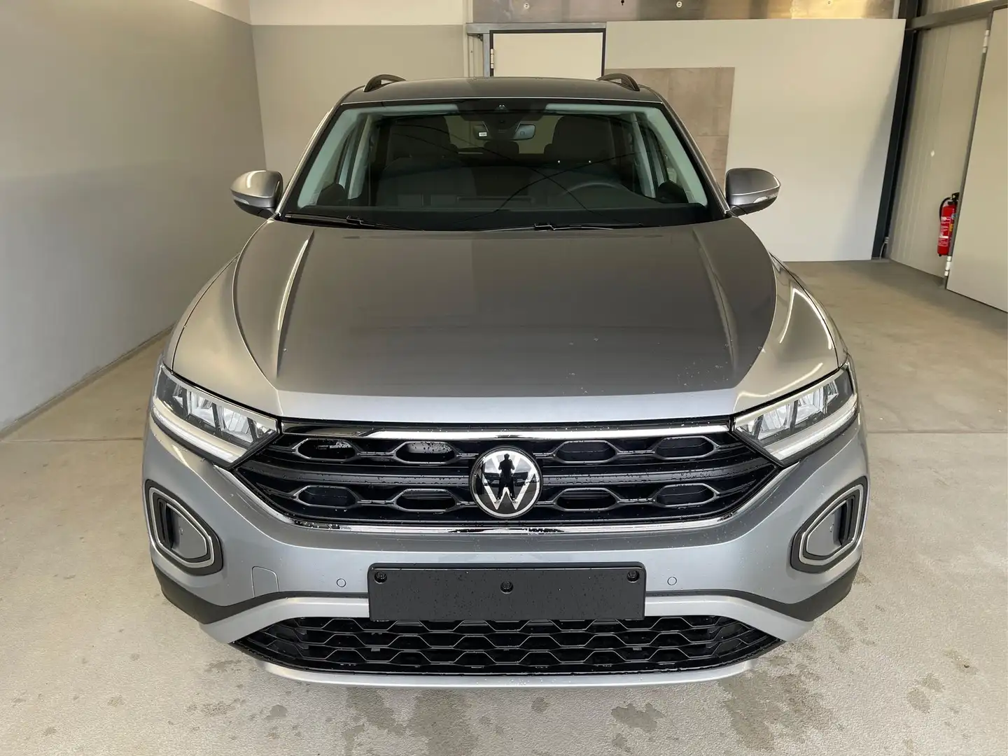 Volkswagen T-Roc Life 1.0 TSI Kessy+Kamera+ACC+Alu17+Climatronic... Silber - 2