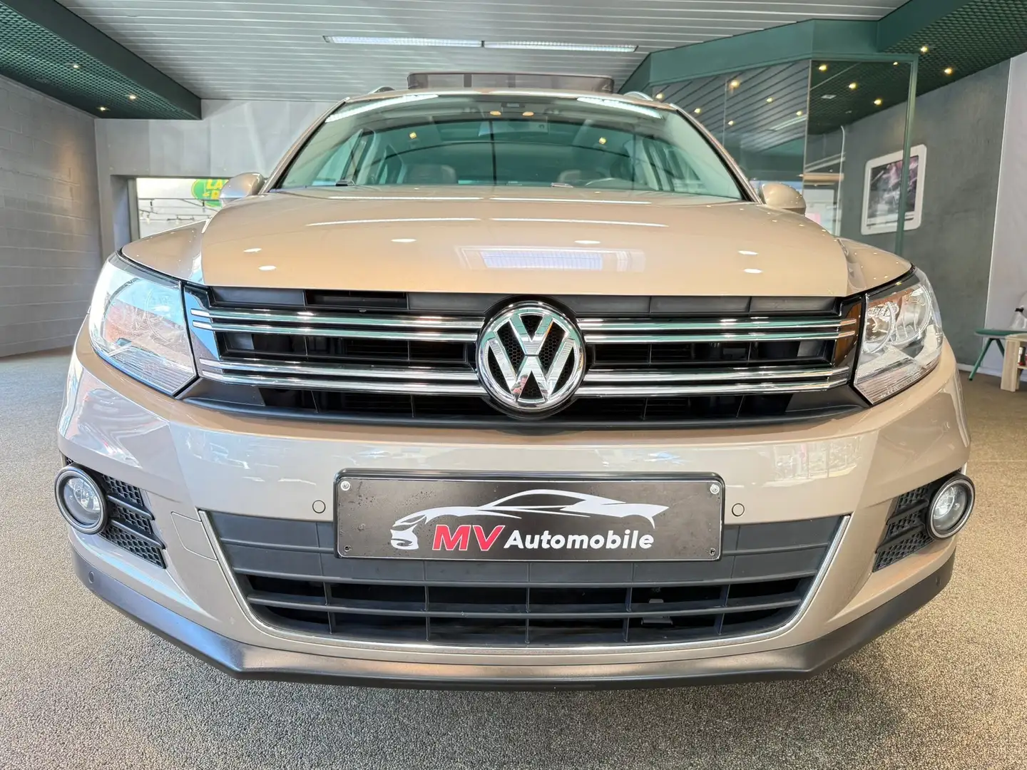Volkswagen Tiguan 1.4TSI * Euro 6b * Toit pano * Cuir * Clim * Navi Beige - 2