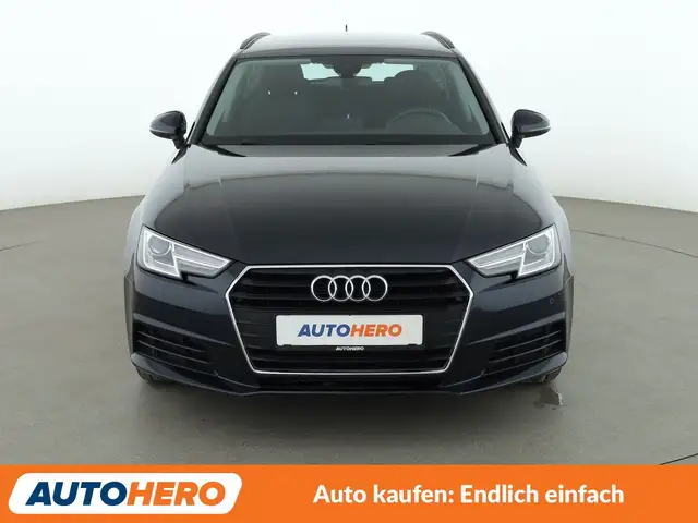 Audi A4 view 9
