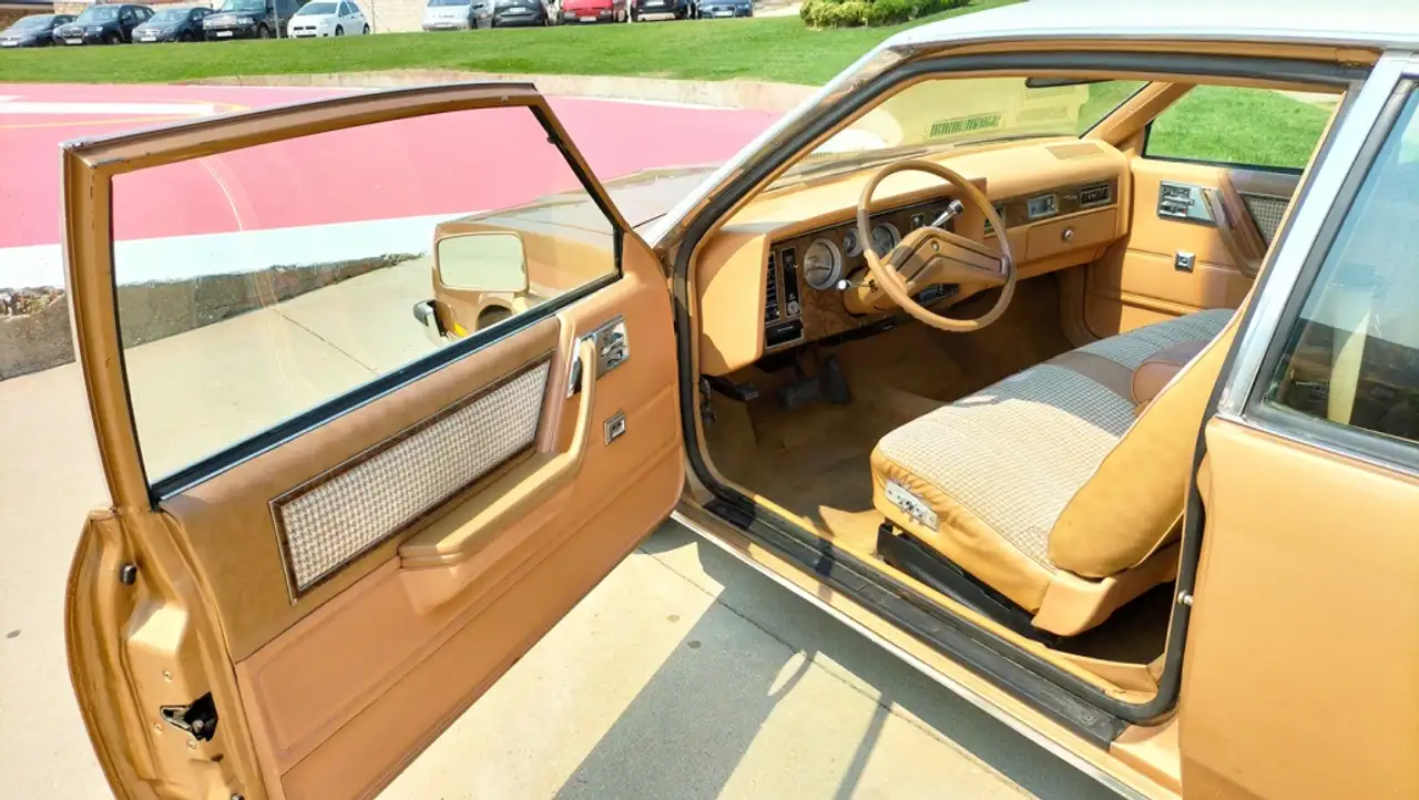 Buick Skylark Coupé 2.8 V6, foto 9