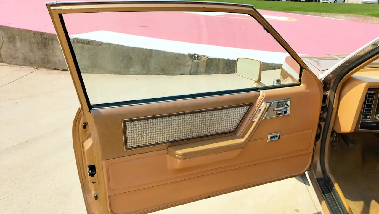 Buick Skylark Coupé 2.8 V6, foto 8