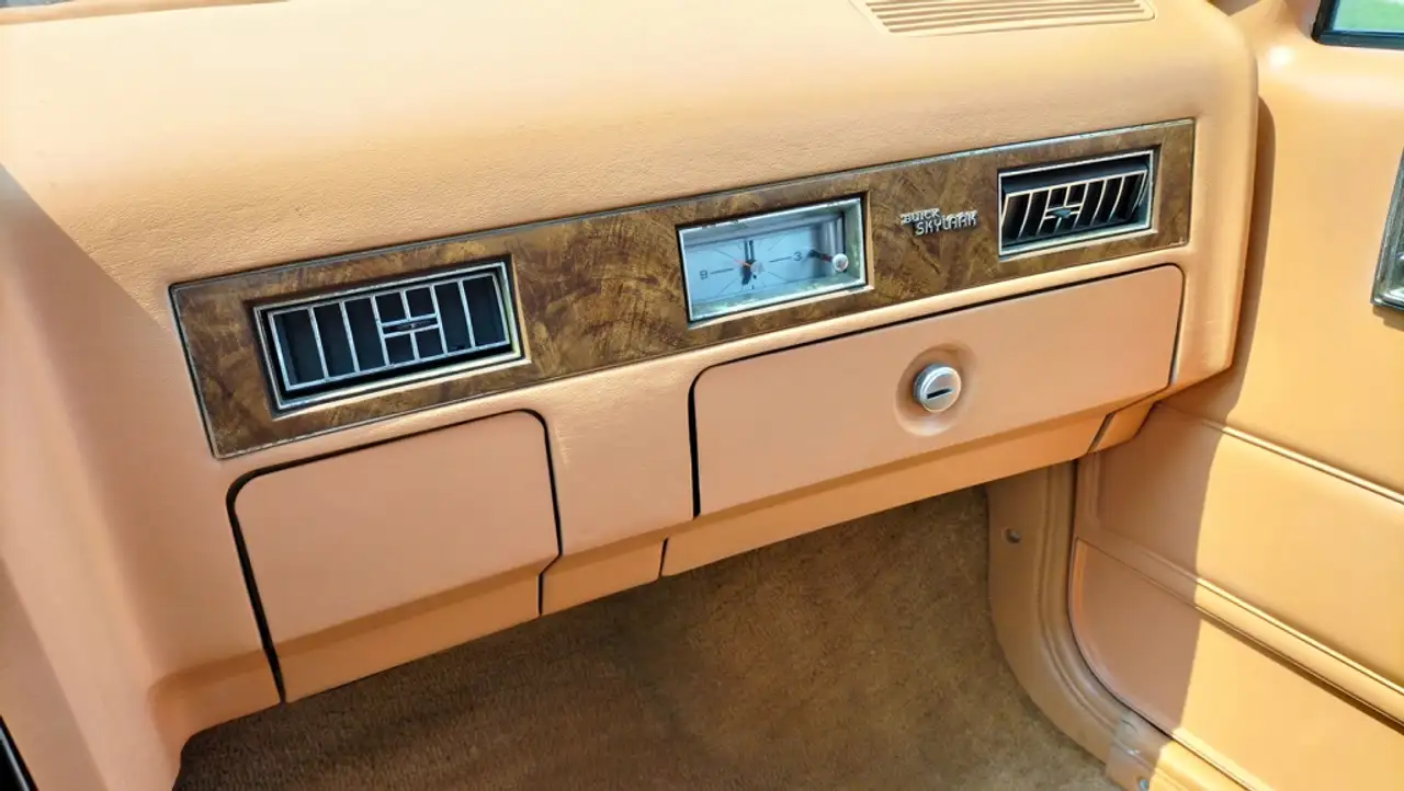 Buick Skylark Coupé 2.8 V6, foto 12