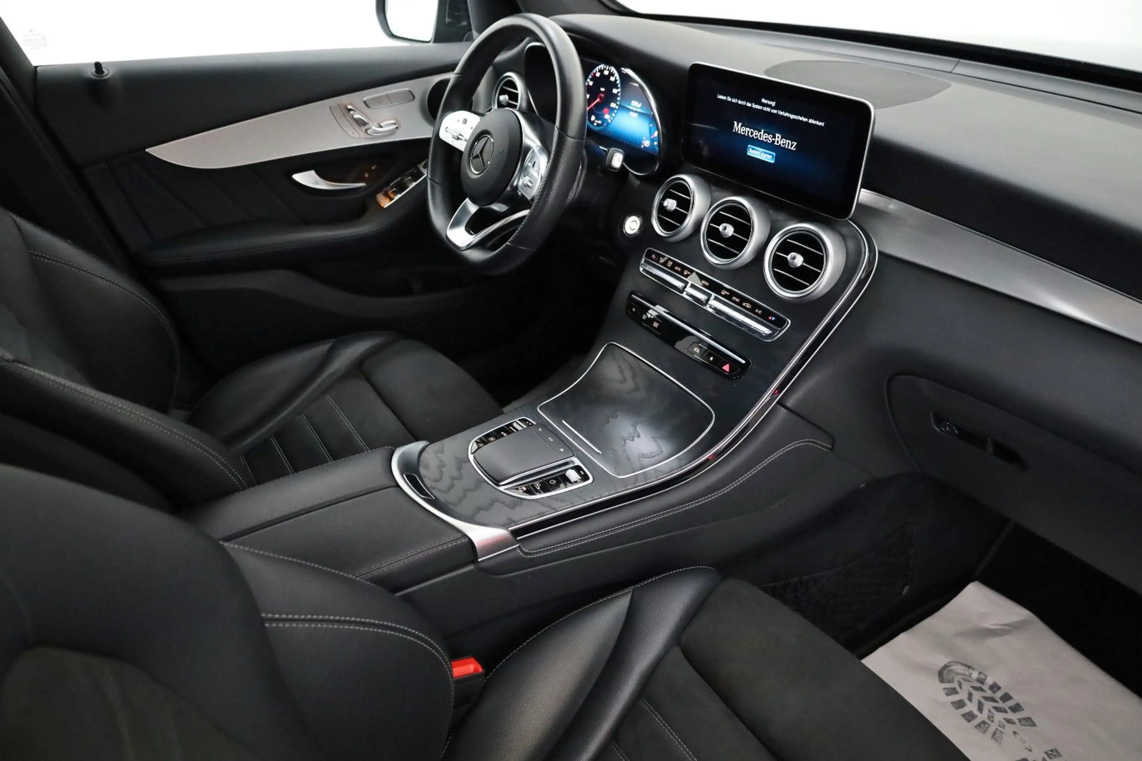 Mercedes-Benz GLC 400 d Coupe 4M AMG Line Navi,LED,360°,Apple C — photo 4