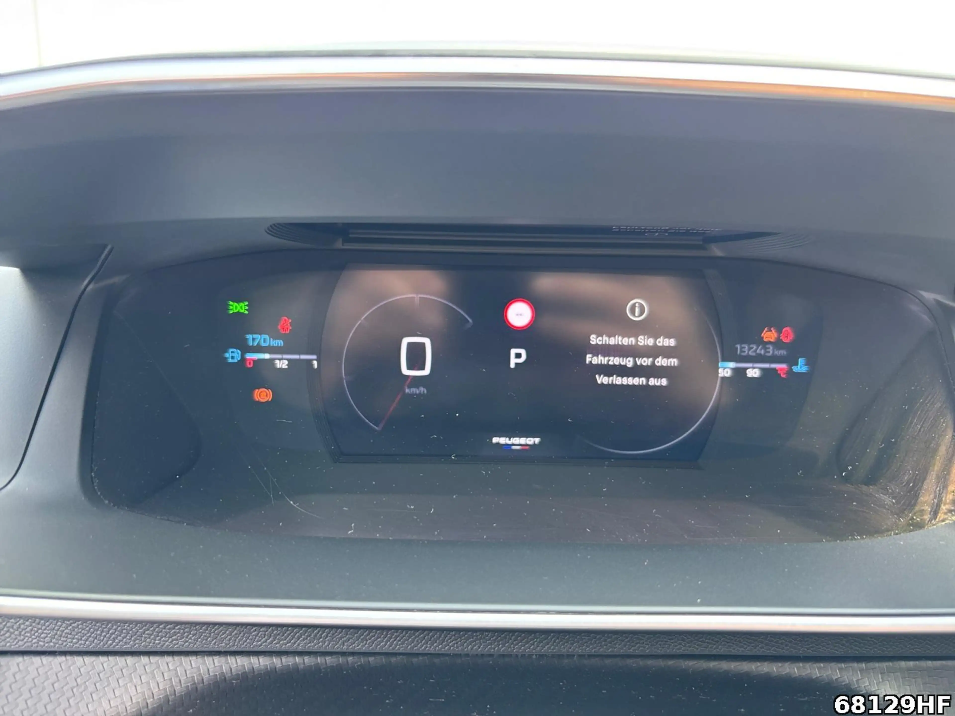 Peugeot 2008 GT — photo 10