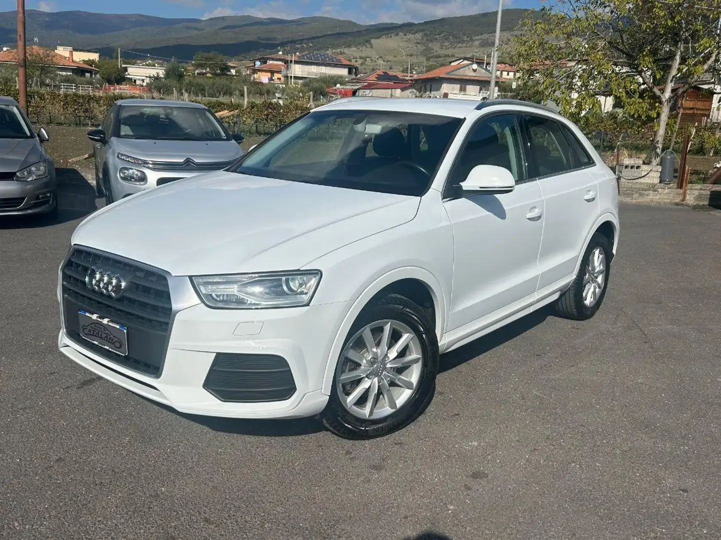 Audi Q3 2.0 TDI 120 CV Sport Bianco - 2