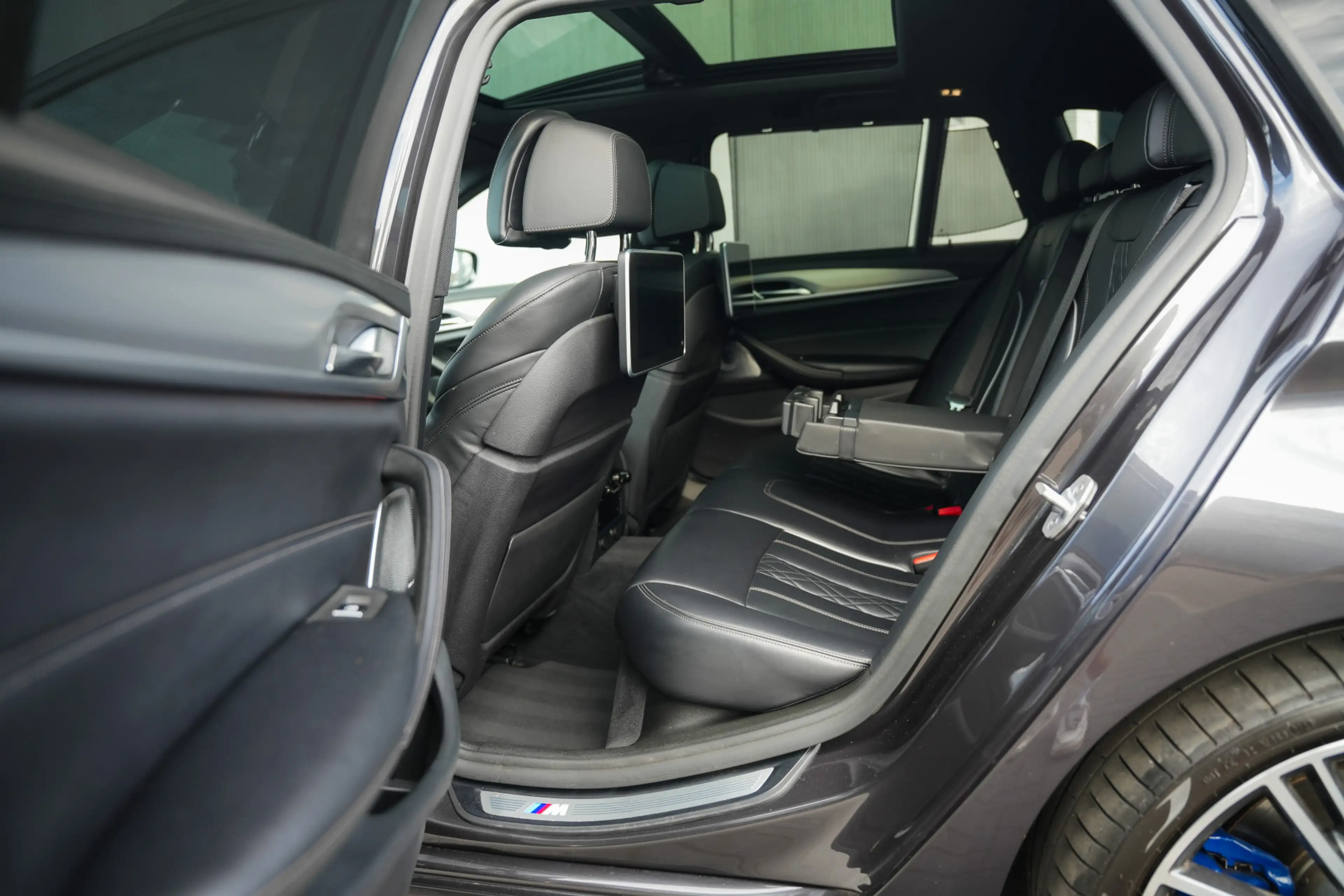 BMW 540 5-serie Touring 540i 340 pk xDrive High Executive — photo 17