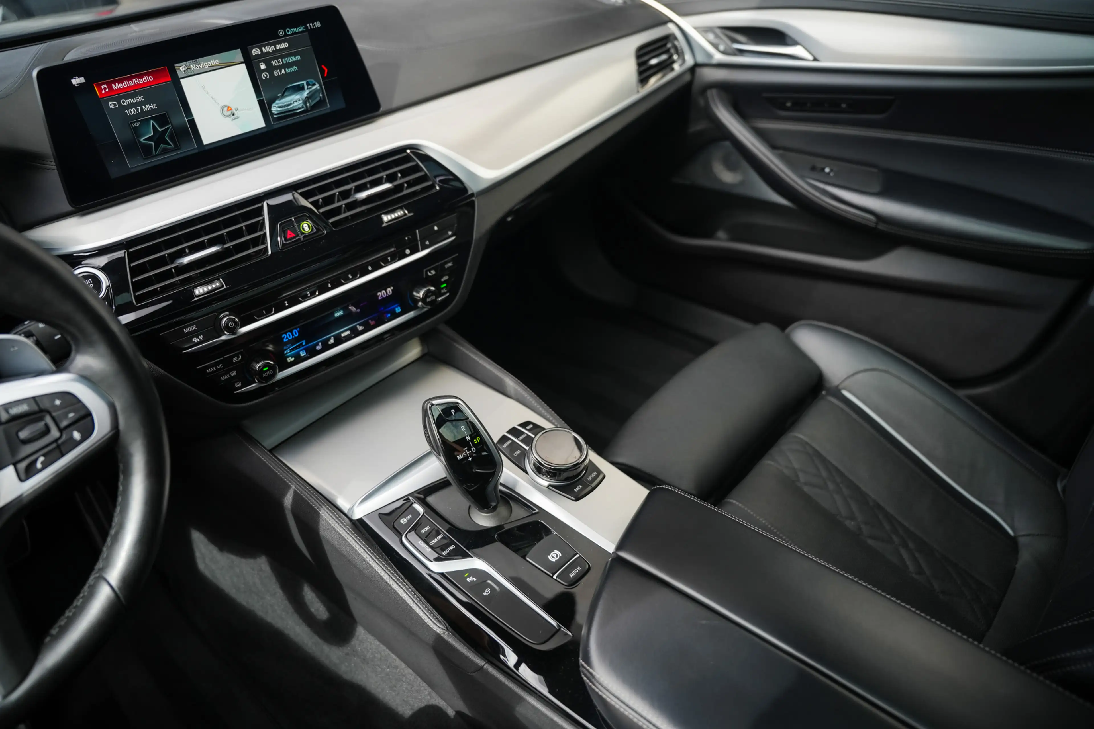 BMW 540 5-serie Touring 540i 340 pk xDrive High Executive — photo 31