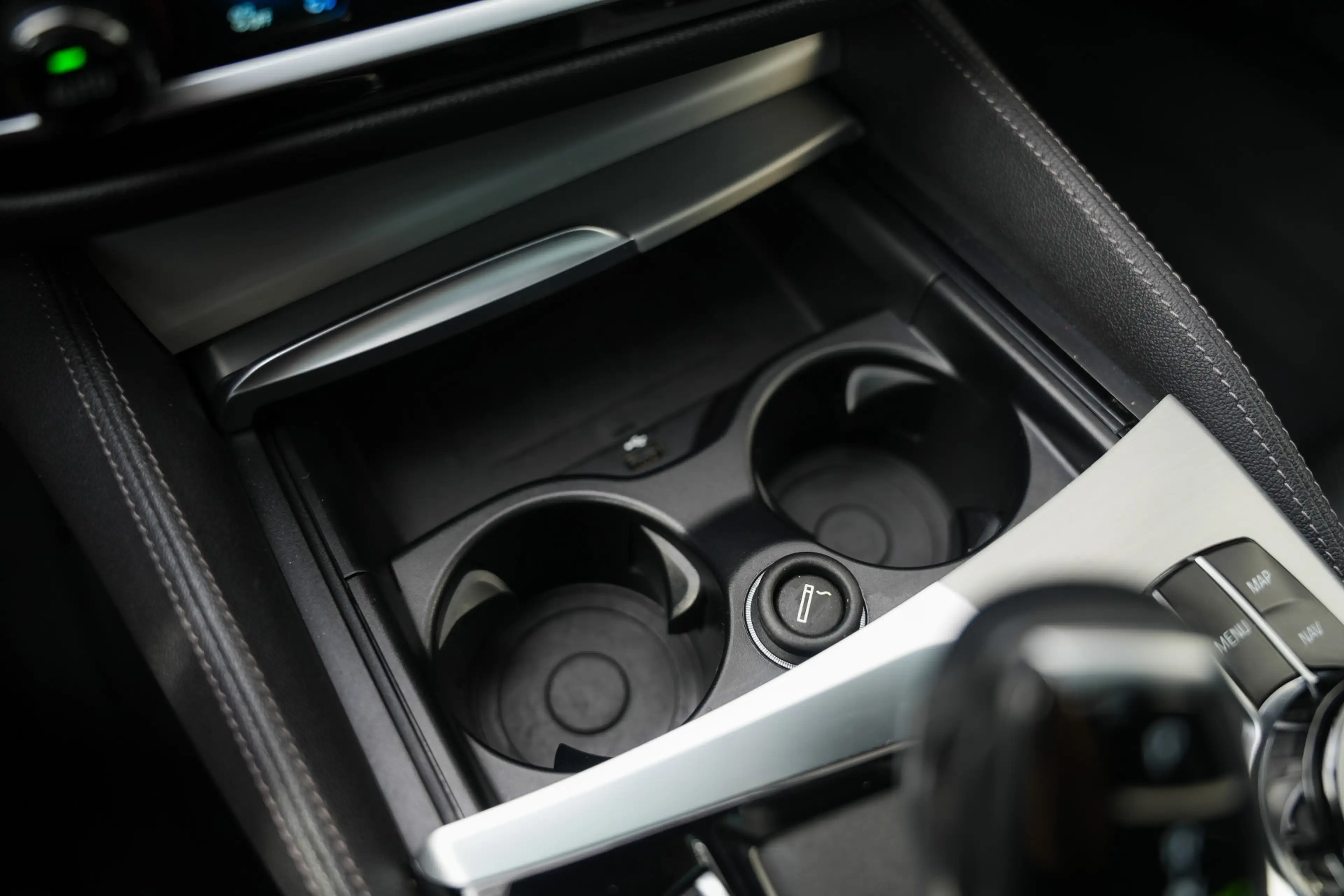 BMW 540 5-serie Touring 540i 340 pk xDrive High Executive — photo 36