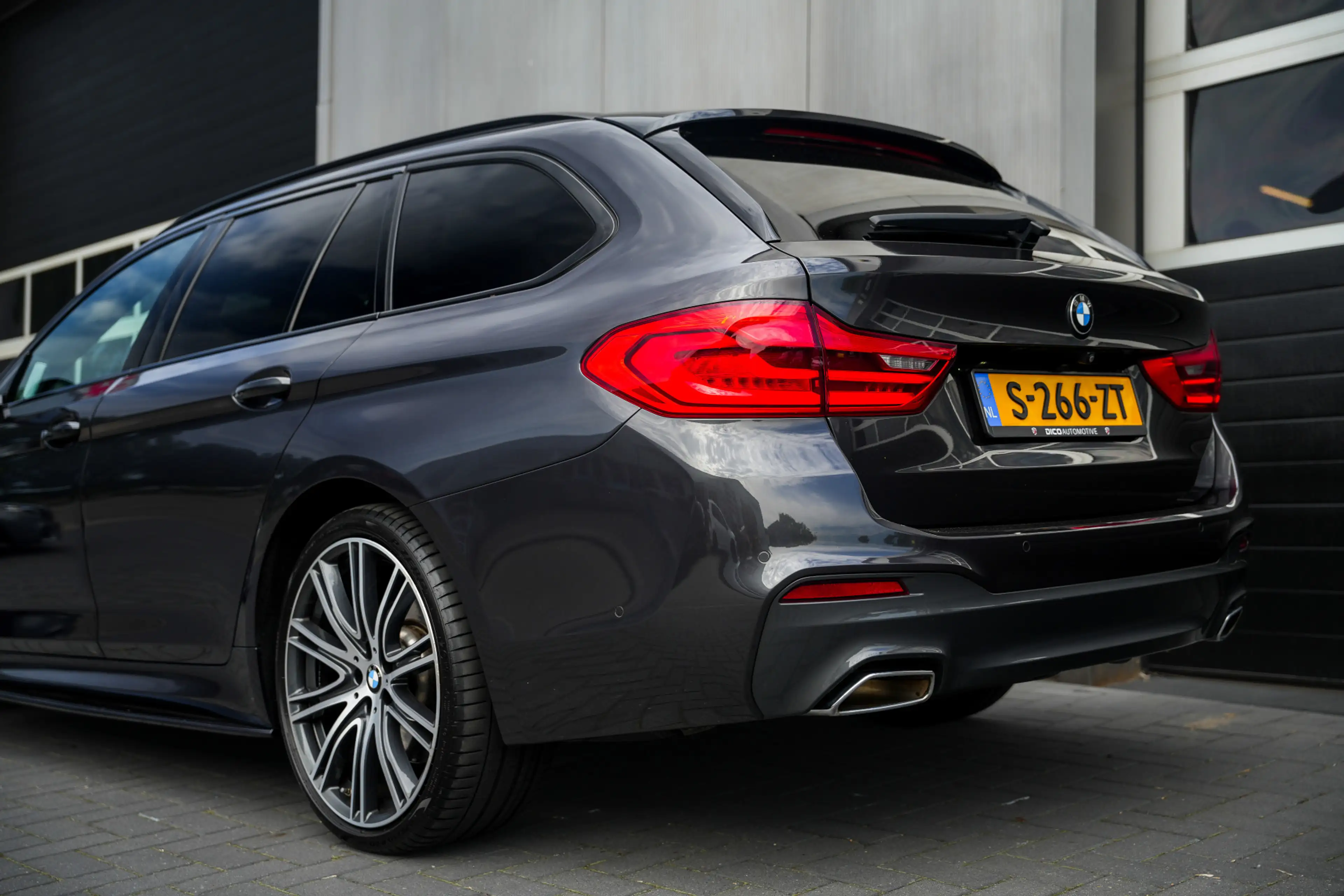 BMW 540 5-serie Touring 540i 340 pk xDrive High Executive — photo 10