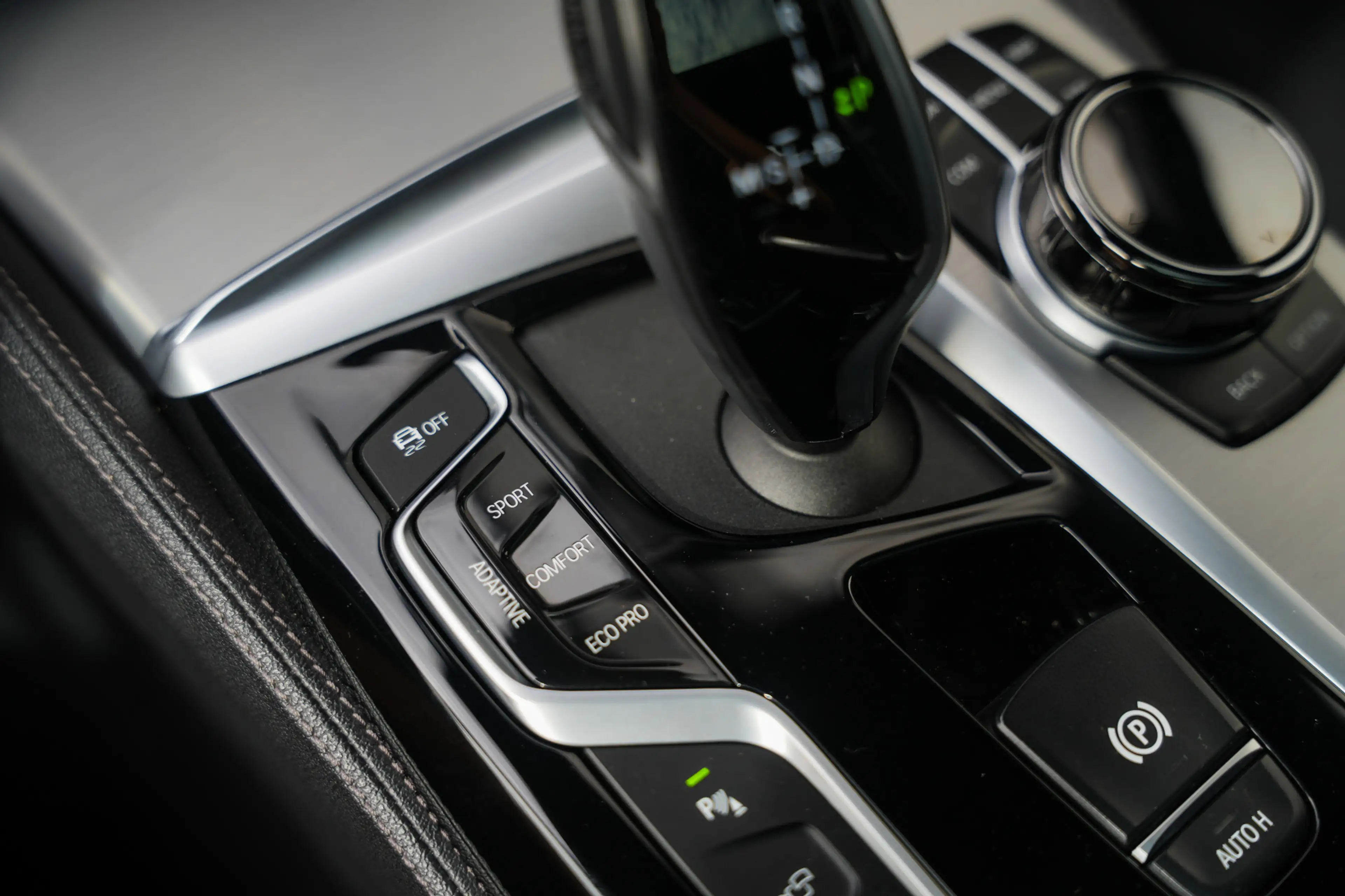 BMW 540 5-serie Touring 540i 340 pk xDrive High Executive — photo 33