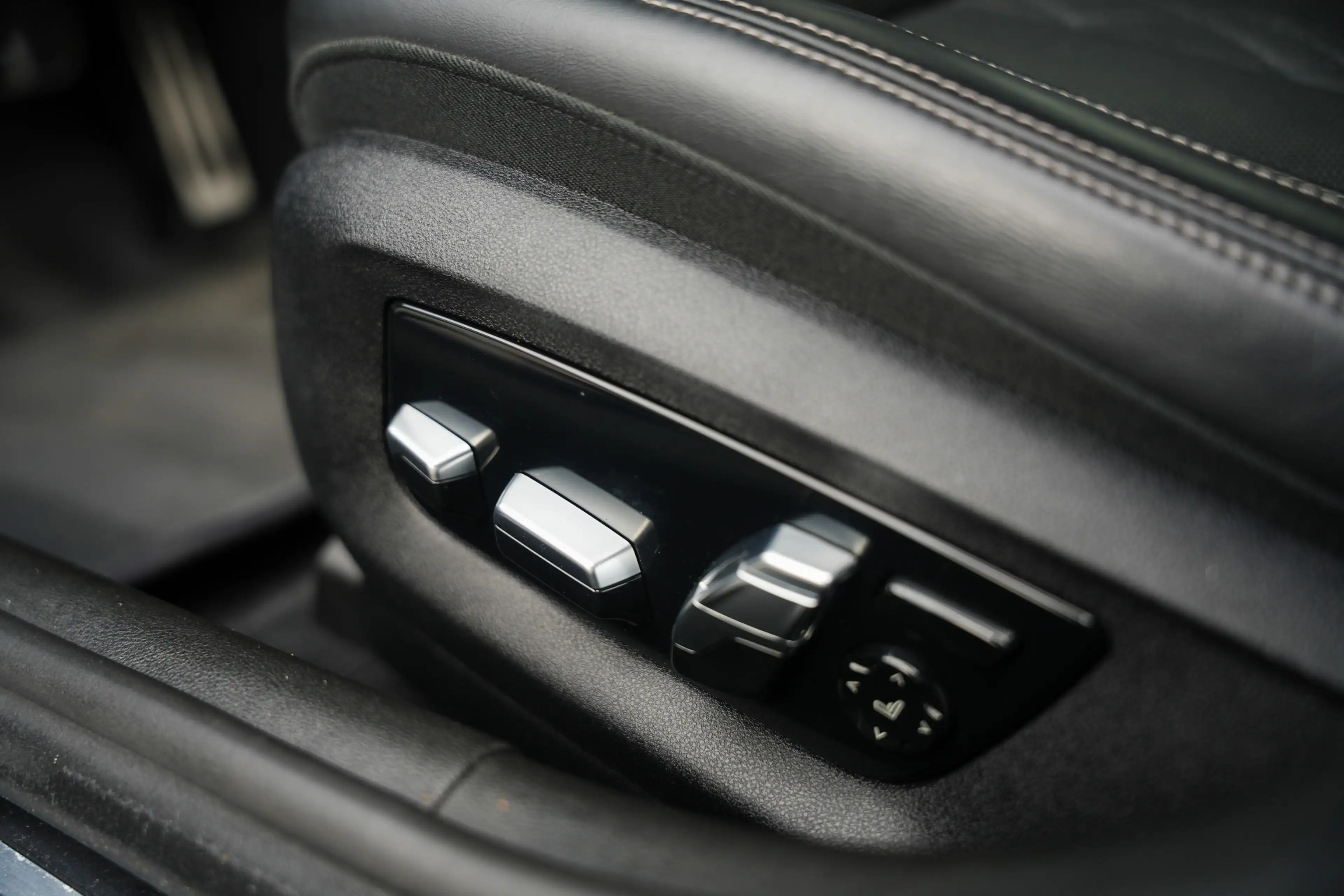 BMW 540 5-serie Touring 540i 340 pk xDrive High Executive — photo 16