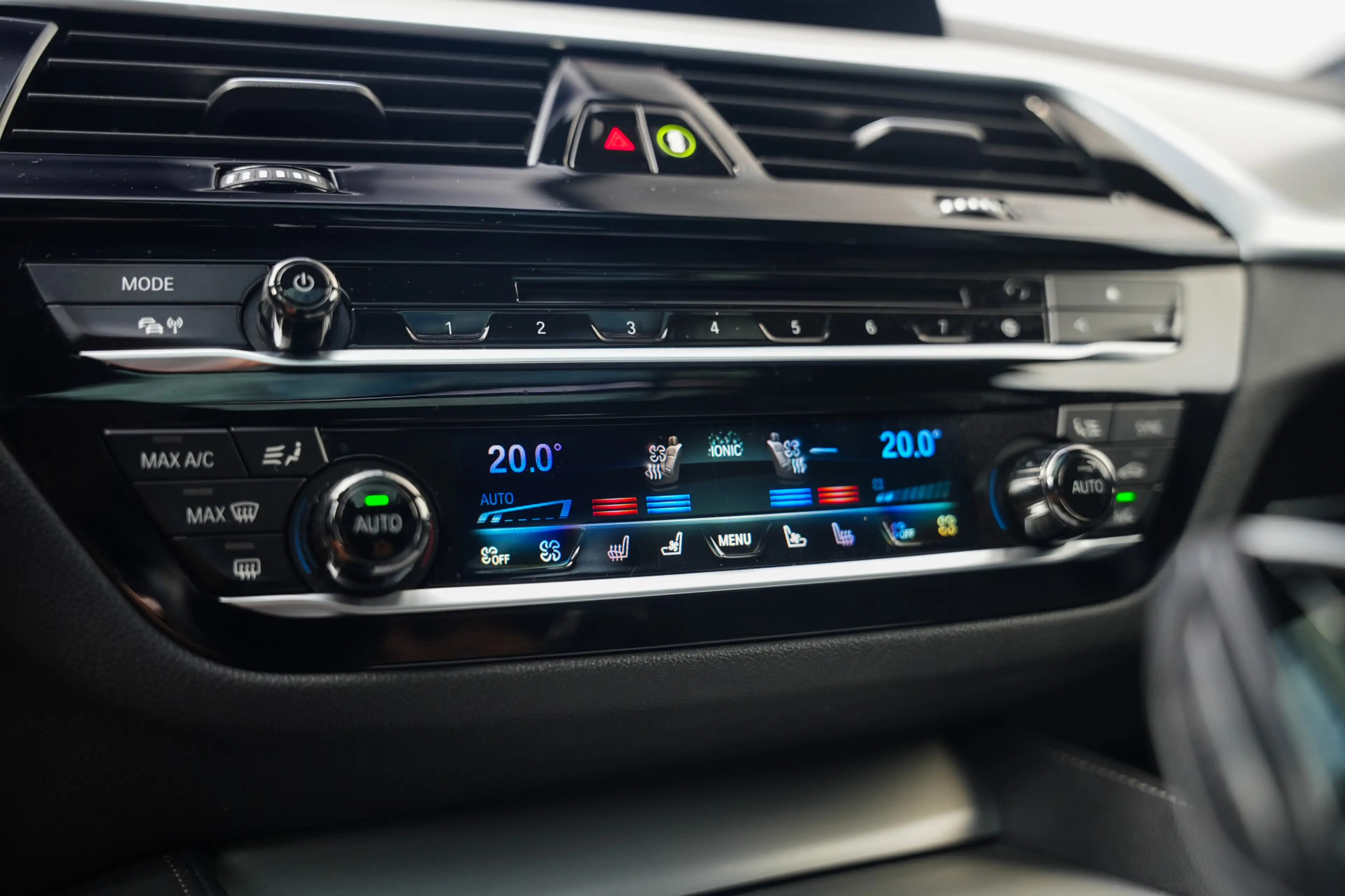 BMW 540 5-serie Touring 540i 340 pk xDrive High Executive — photo 37