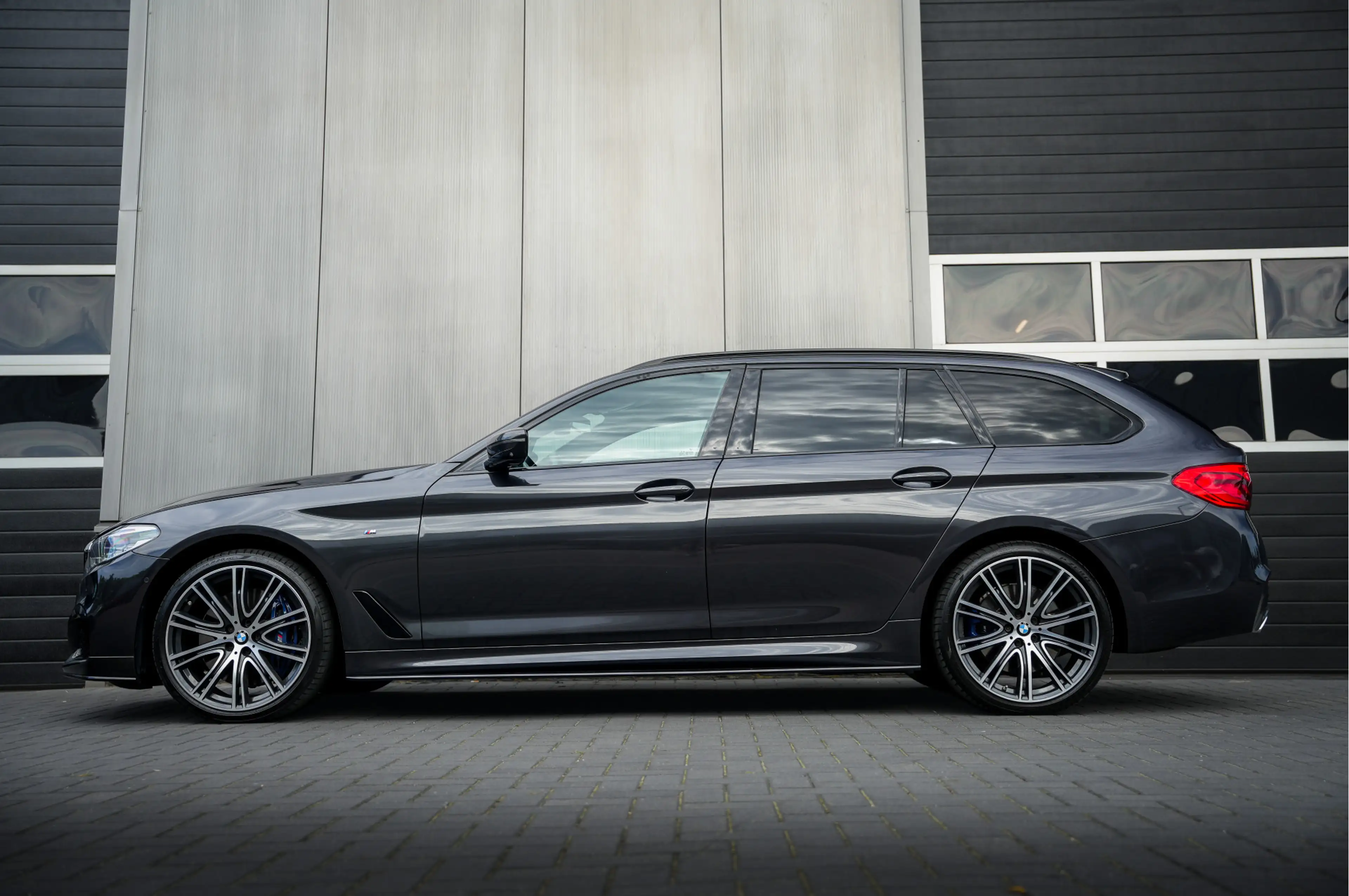 BMW 540 5-serie Touring 540i 340 pk xDrive High Executive — photo 2