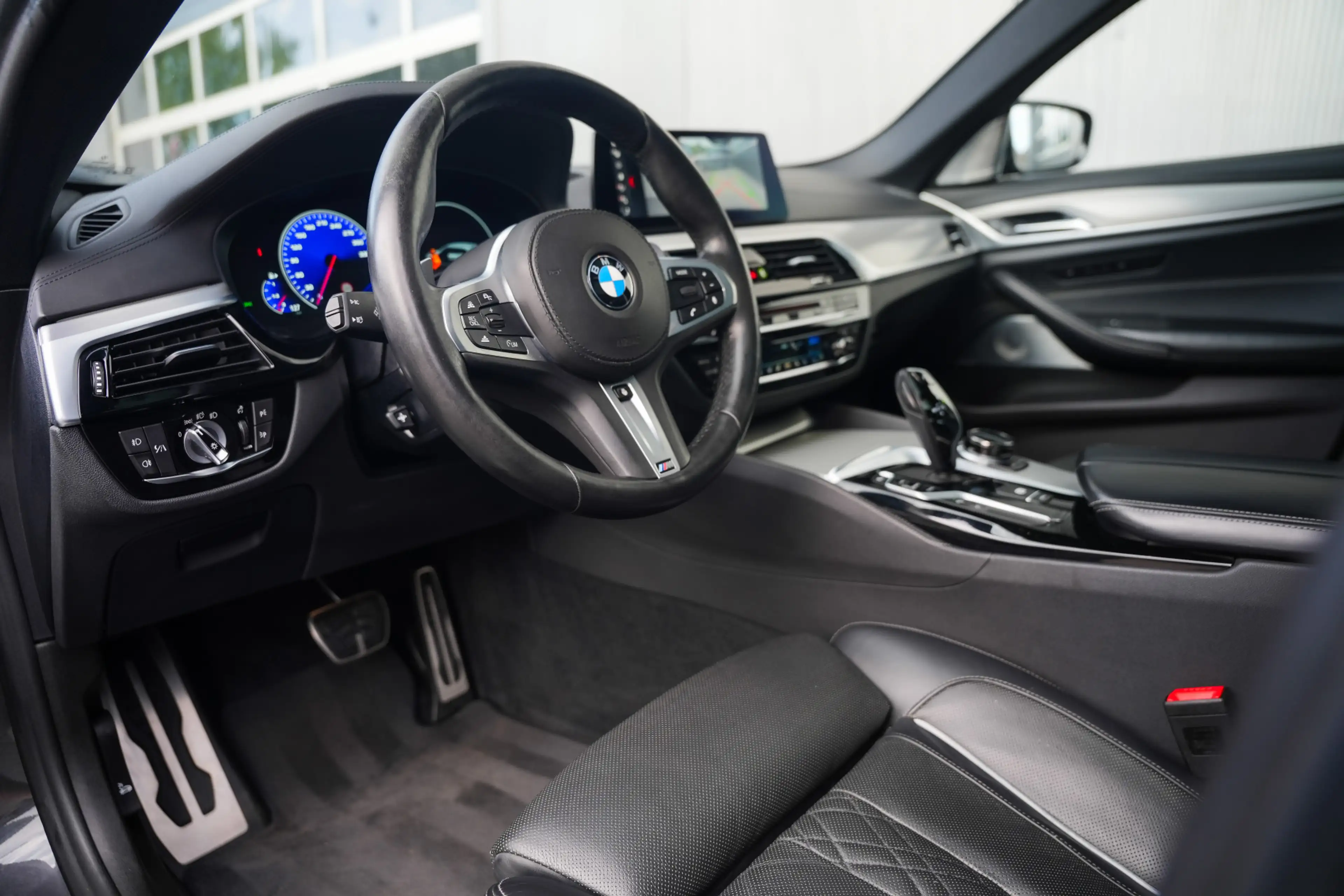 BMW 540 5-serie Touring 540i 340 pk xDrive High Executive — photo 4