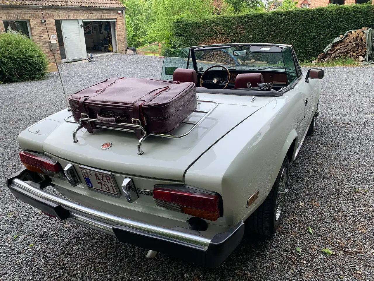 Fiat 124 Spider, foto 6
