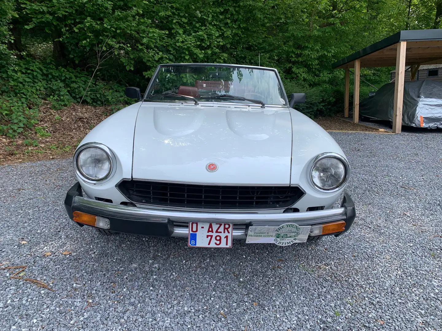 Oldtimer Fiat 124 Spider Weiß - 1