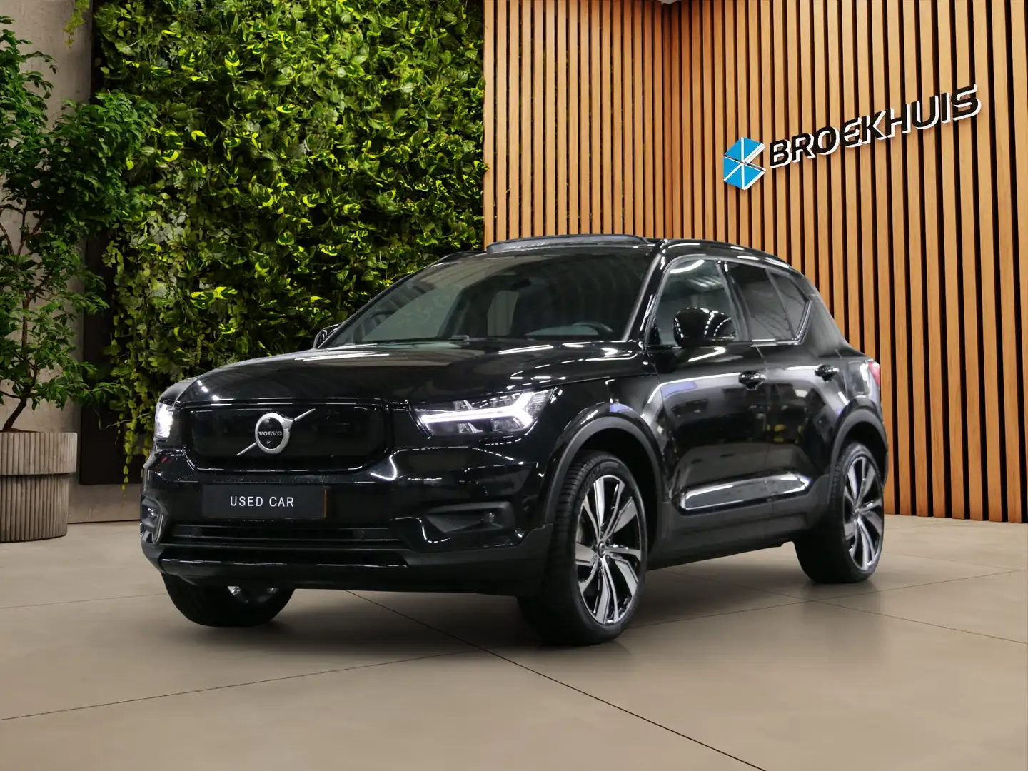 Volvo XC40 Recharge P8 AWD R-Design | Panoramadak | Harman/Ka Zwart - 1